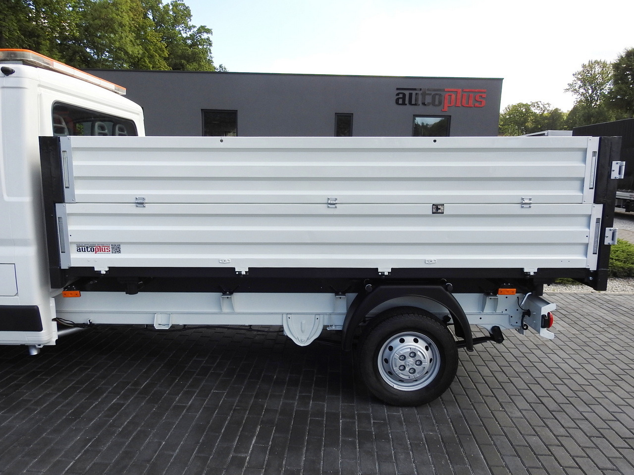 Volquete furgoneta PEUGEOT BOXER THREE-WAY TIPPER  AIR CONDITIONING  130HP: foto 23
