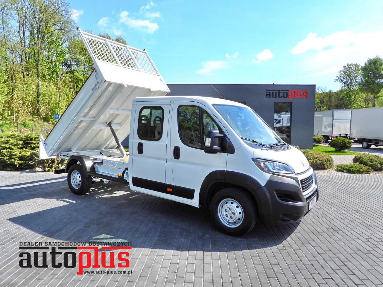 PEUGEOT BOXER  TIPPER DOUBLE CABIN DOKA 7 SEATS CRUISE CONTROL AIR CONDITIONING  140HP - Volquete furgoneta: foto 1 PEUGEOT BOXER  TIPPER DOUBLE CABIN DOKA 7 SEATS CRUISE CONTROL AIR CONDITIONING  140HP - Volquete furgoneta: foto 1
