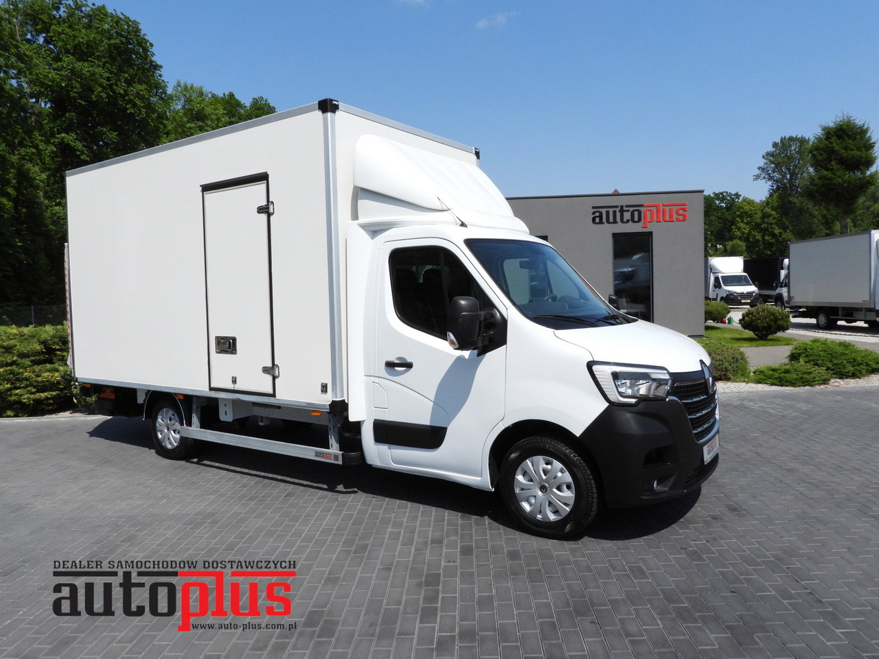 RENAULT MASTER BOX LIFT 8 PALLETS CRUISE CONTROL LED LIGHTS AIR CONDITIONING 165HP - Furgoneta caja cerrada: foto 1 RENAULT MASTER BOX LIFT 8 PALLETS CRUISE CONTROL LED LIGHTS AIR CONDITIONING 165HP - Furgoneta caja cerrada: foto 1