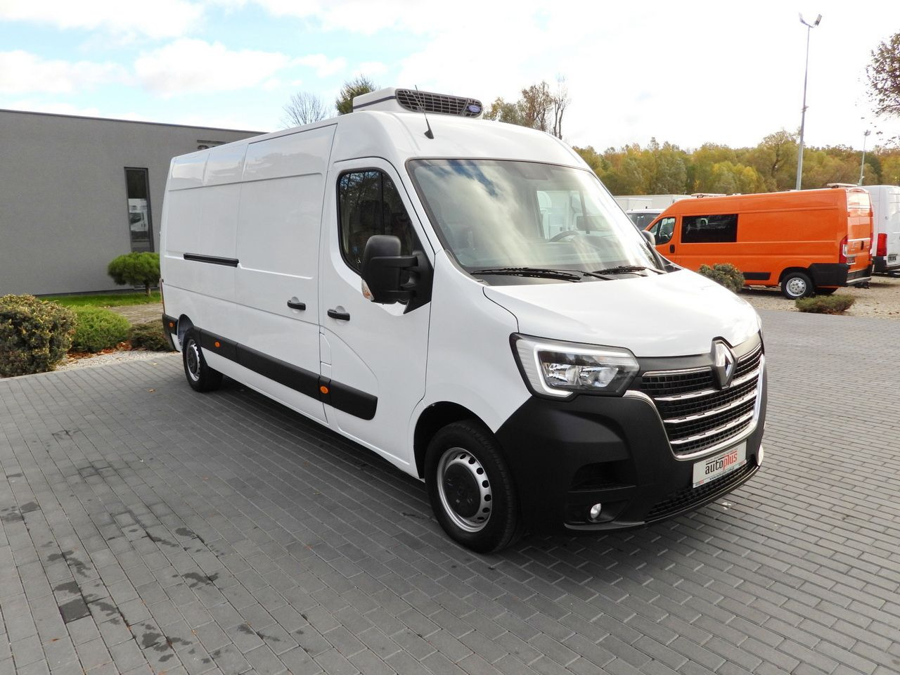 RENAULT MASTER REFRIGERATOR VAN 0*C CRUISE CONTROL LED LIGHTS AIR CONDITIONING  135HP - Furgoneta frigorifica: foto 4 RENAULT MASTER REFRIGERATOR VAN 0*C CRUISE CONTROL LED LIGHTS AIR CONDITIONING  135HP - Furgoneta frigorifica: foto 4
