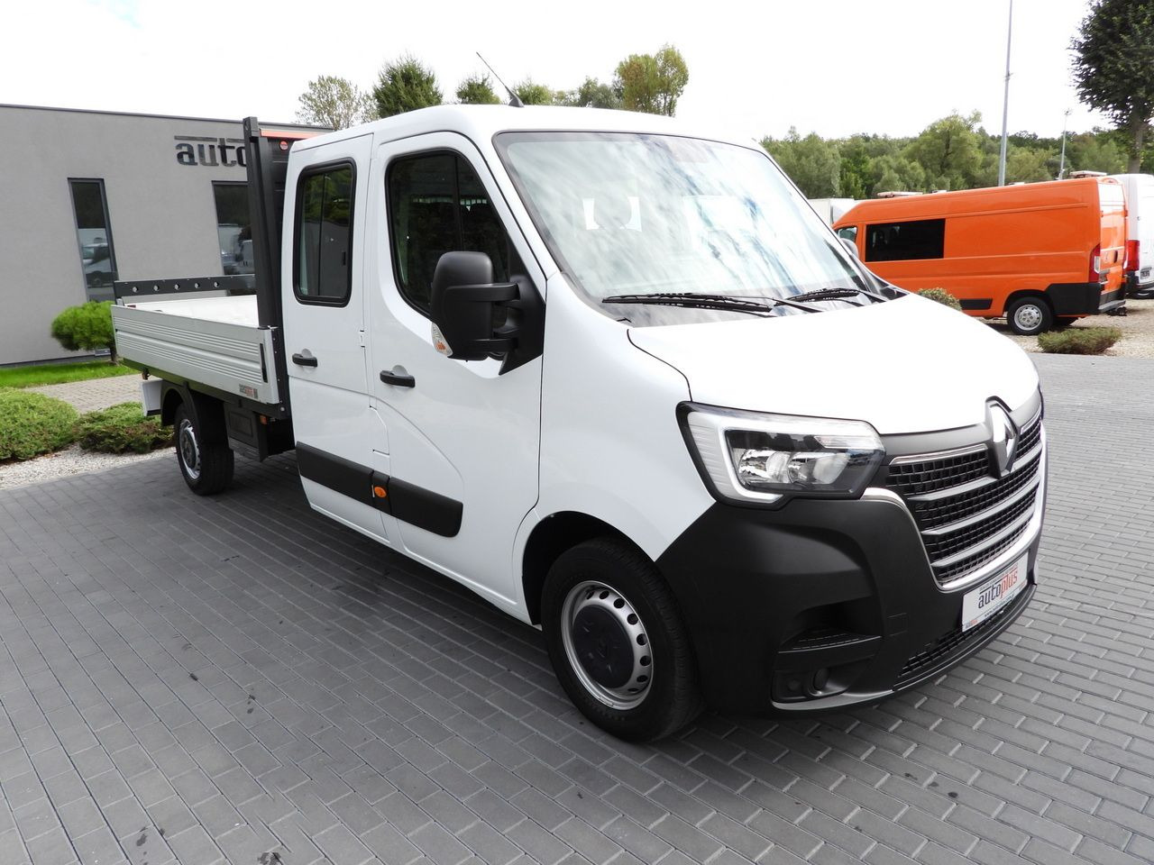 RENAULT MASTER STAKE BODY DOUBLE CABIN DOKA 7 SEATS LED LIGHTS AIR CONDITIONING 145HP - Caja abierta furgoneta: foto 4 RENAULT MASTER STAKE BODY DOUBLE CABIN DOKA 7 SEATS LED LIGHTS AIR CONDITIONING 145HP - Caja abierta furgoneta: foto 4