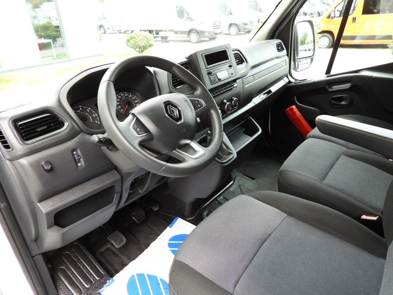 RENAULT MASTER TARPAULIN 10 PALLETS CRUISE CONTROL LED LIGHTS AIR CONDITIONING 165HP - Furgoneta con caja de lona: foto 2 RENAULT MASTER TARPAULIN 10 PALLETS CRUISE CONTROL LED LIGHTS AIR CONDITIONING 165HP - Furgoneta con caja de lona: foto 2