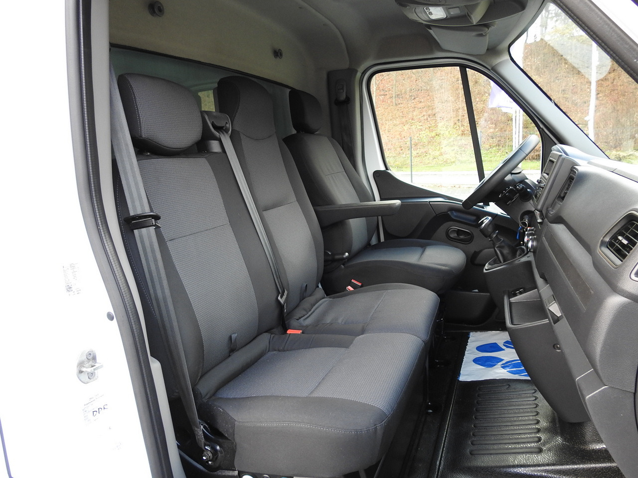 Furgoneta con caja de lona RENAULT MASTER TARPAULIN 10 PALLETS WEBASTO CRUISE CONTROL AIR CONDITIONING LED LIGHTS PNEUMATICS 165HP: foto 39 Furgoneta con caja de lona RENAULT MASTER TARPAULIN 10 PALLETS WEBASTO CRUISE CONTROL AIR CONDITIONING LED LIGHTS PNEUMATICS 165HP: foto 39