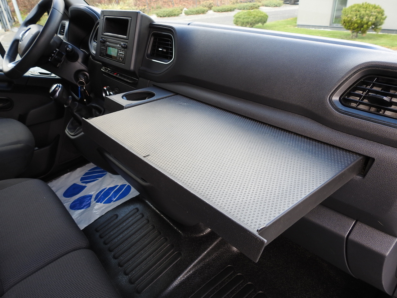 Furgoneta con caja de lona RENAULT MASTER TARPAULIN 10 PALLETS WEBASTO CRUISE CONTROL AIR CONDITIONING LED LIGHTS PNEUMATICS 165HP: foto 41 Furgoneta con caja de lona RENAULT MASTER TARPAULIN 10 PALLETS WEBASTO CRUISE CONTROL AIR CONDITIONING LED LIGHTS PNEUMATICS 165HP: foto 41