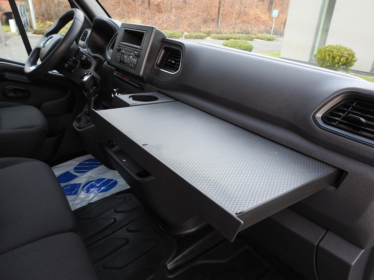 Furgoneta con caja de lona RENAULT MASTER TARPAULIN 10 PALLETS WEBASTO CRUISE CONTROL AIR CONDITIONING LED LIGHTS PNEUMATICS 165HP: foto 40 Furgoneta con caja de lona RENAULT MASTER TARPAULIN 10 PALLETS WEBASTO CRUISE CONTROL AIR CONDITIONING LED LIGHTS PNEUMATICS 165HP: foto 40