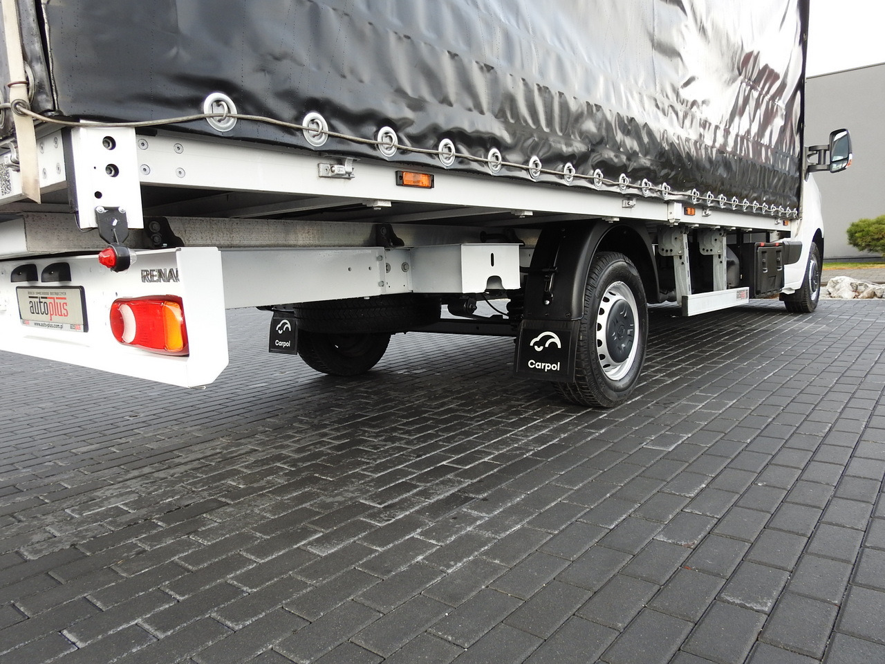 Furgoneta con caja de lona RENAULT MASTER TARPAULIN 10 PALLETS WEBASTO CRUISE CONTROL AIR CONDITIONING LED LIGHTS PNEUMATICS 165HP: foto 17 Furgoneta con caja de lona RENAULT MASTER TARPAULIN 10 PALLETS WEBASTO CRUISE CONTROL AIR CONDITIONING LED LIGHTS PNEUMATICS 165HP: foto 17