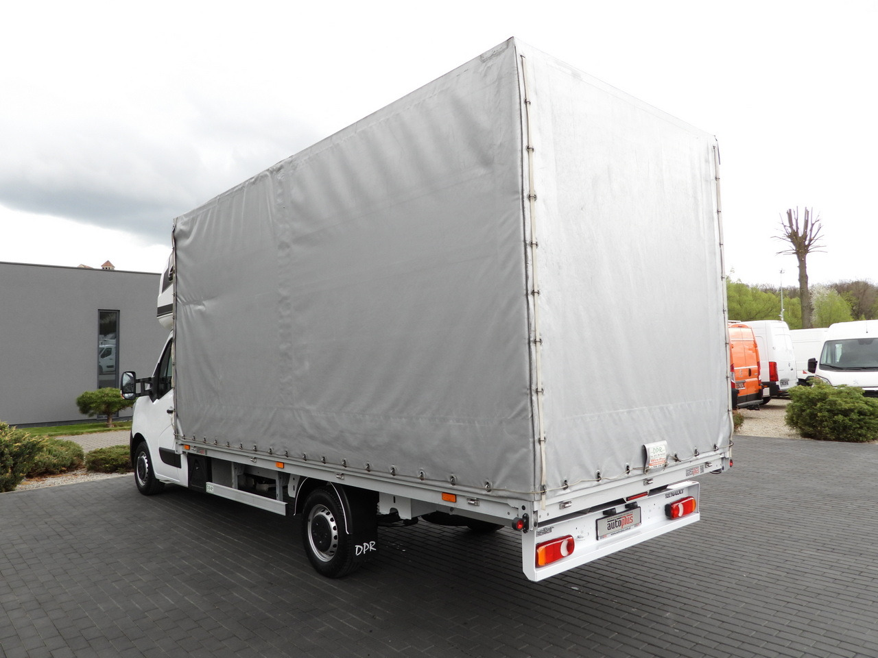 Furgoneta con caja de lona RENAULT MASTER  TARPAULIN 10 PALLETS WEBASTO CRUISE CONTROL LED LIGHTS PNEUMATICS AIR CONDITIONING  165HP: foto 10