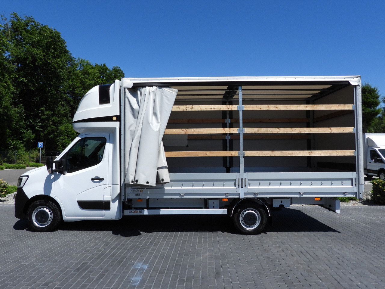 Furgoneta con caja de lona RENAULT MASTER TARPAULIN 10 PALLETS WEBASTO CRUISE CONTROL LED LIGHTS PNEUMATICS AIR CONDITIONING 165HP: foto 9 Furgoneta con caja de lona RENAULT MASTER TARPAULIN 10 PALLETS WEBASTO CRUISE CONTROL LED LIGHTS PNEUMATICS AIR CONDITIONING 165HP: foto 9