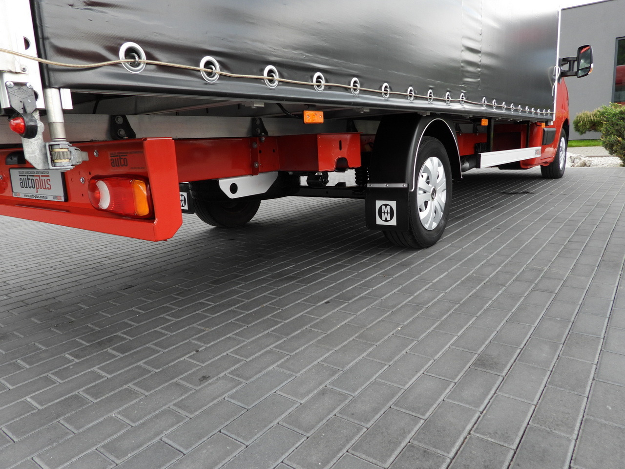 Furgoneta con caja de lona RENAULT MASTER  TARPAULIN 10 PALLETS WEBASTO CRUISE CONTROL LED LIGHTS PNEUMATICS AIR CONDITIONING  165HP: foto 17