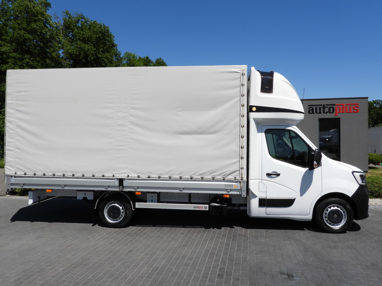 Furgoneta con caja de lona RENAULT MASTER TARPAULIN 10 PALLETS WEBASTO CRUISE CONTROL LED LIGHTS PNEUMATICS AIR CONDITIONING 165HP: foto 7 Furgoneta con caja de lona RENAULT MASTER TARPAULIN 10 PALLETS WEBASTO CRUISE CONTROL LED LIGHTS PNEUMATICS AIR CONDITIONING 165HP: foto 7