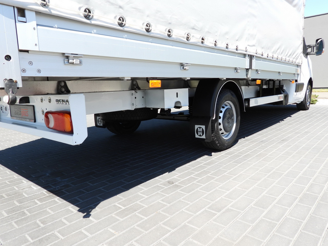 Furgoneta con caja de lona RENAULT MASTER TARPAULIN 10 PALLETS WEBASTO CRUISE CONTROL LED LIGHTS PNEUMATICS AIR CONDITIONING 165HP: foto 18 Furgoneta con caja de lona RENAULT MASTER TARPAULIN 10 PALLETS WEBASTO CRUISE CONTROL LED LIGHTS PNEUMATICS AIR CONDITIONING 165HP: foto 18