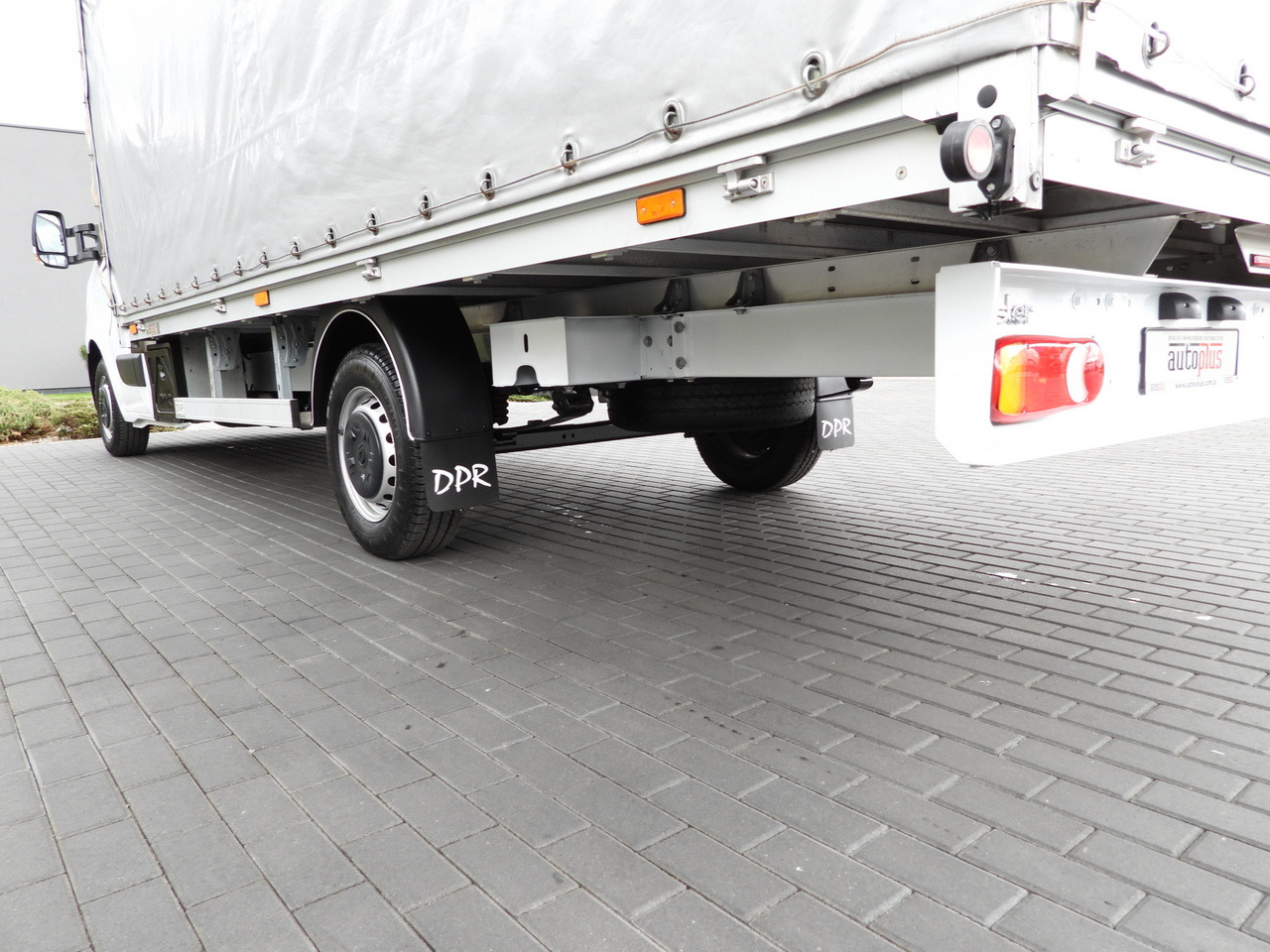 Furgoneta con caja de lona RENAULT MASTER  TARPAULIN 10 PALLETS WEBASTO CRUISE CONTROL LED LIGHTS PNEUMATICS AIR CONDITIONING  165HP: foto 15