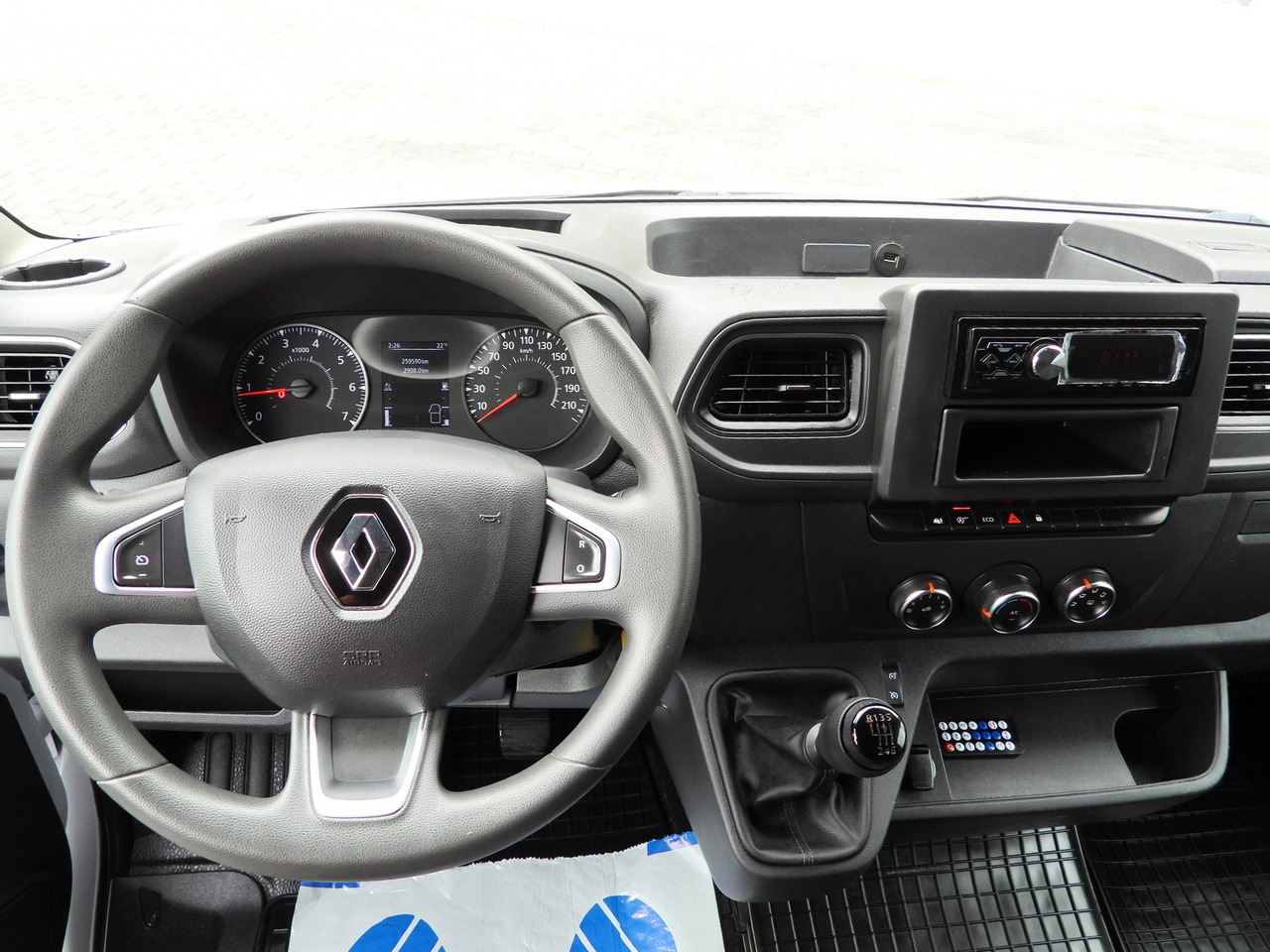 Furgoneta con caja de lona RENAULT MASTER  TARPAULIN 10 PALLETS WEBASTO CRUISE CONTROL LED LIGHTS PNEUMATICS AIR CONDITIONING  165HP: foto 29