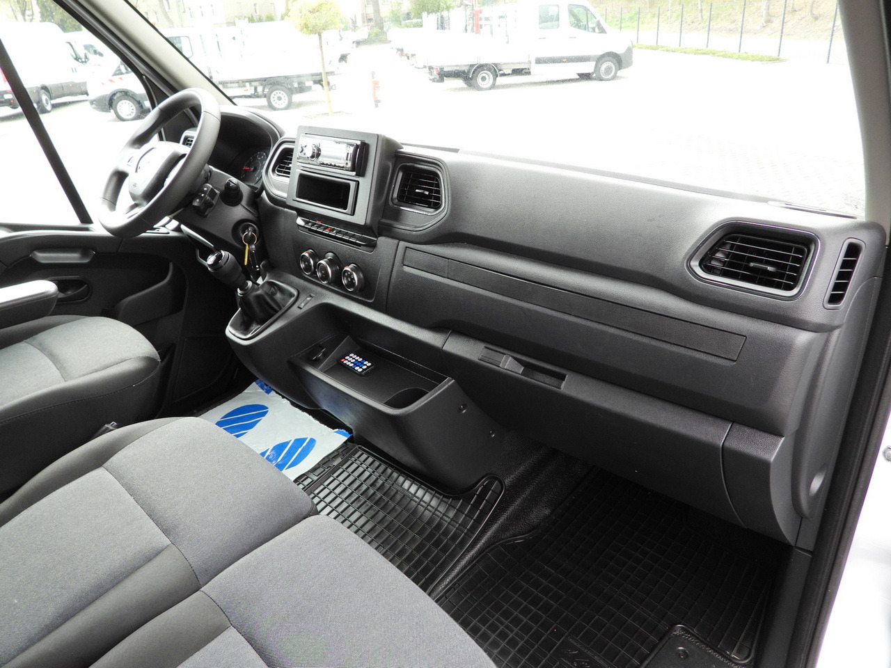 Furgoneta con caja de lona RENAULT MASTER  TARPAULIN 10 PALLETS WEBASTO CRUISE CONTROL LED LIGHTS PNEUMATICS AIR CONDITIONING  165HP: foto 36