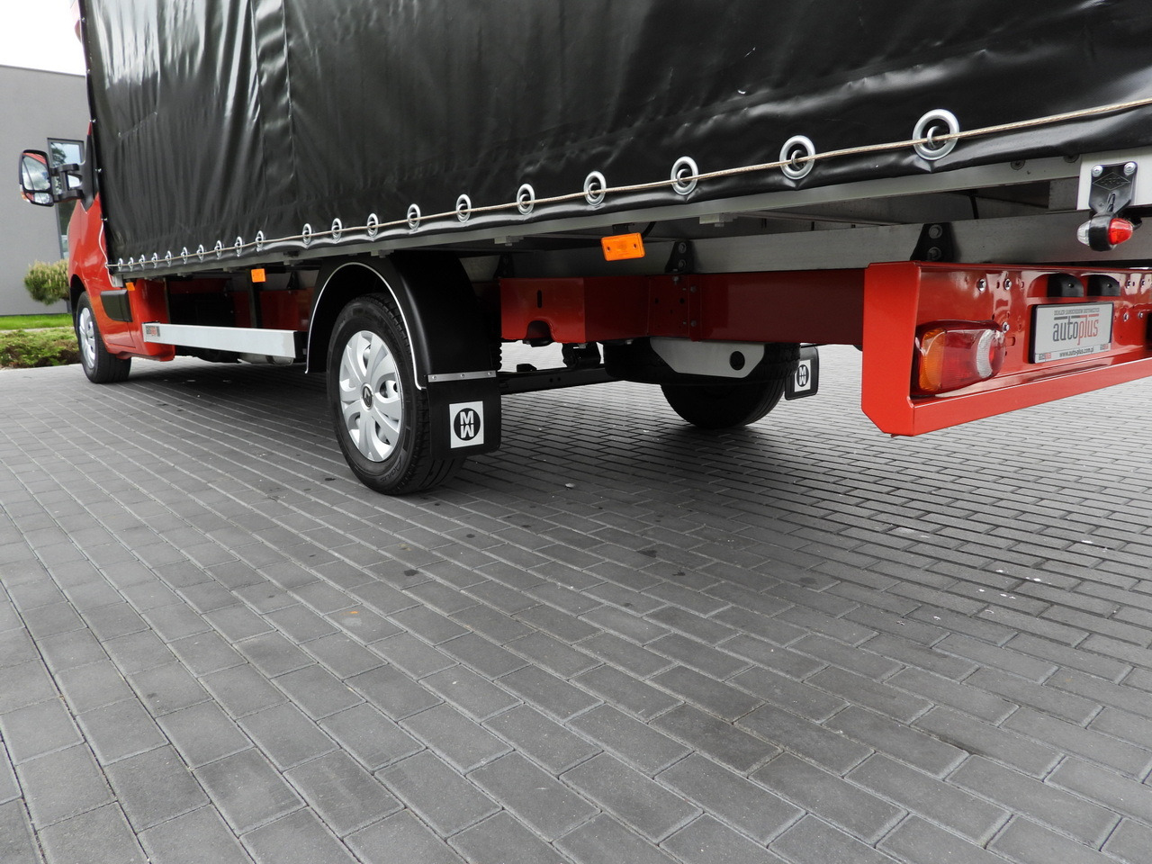 Furgoneta con caja de lona RENAULT MASTER  TARPAULIN 10 PALLETS WEBASTO CRUISE CONTROL LED LIGHTS PNEUMATICS AIR CONDITIONING  165HP: foto 16