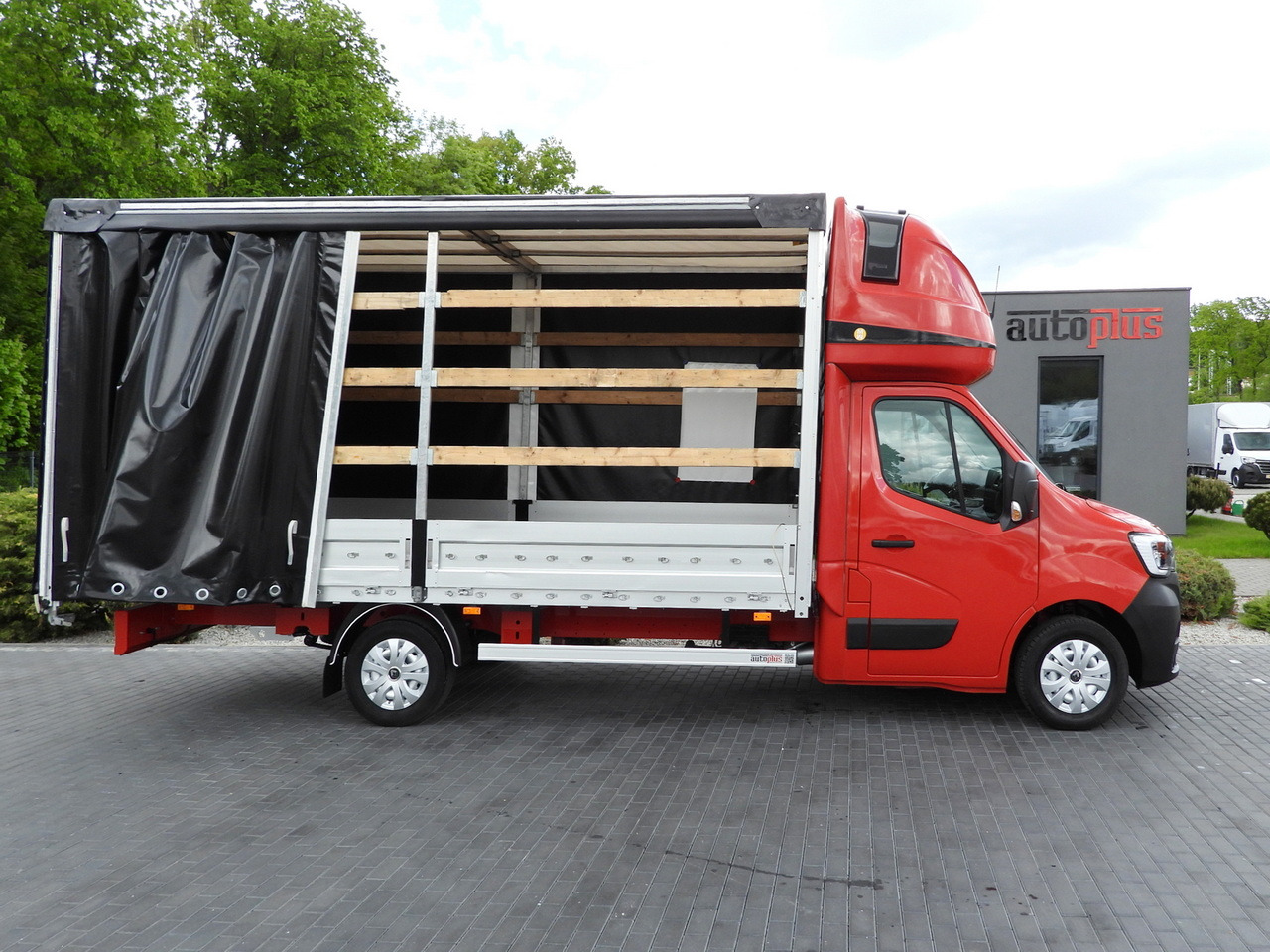 Furgoneta con caja de lona RENAULT MASTER  TARPAULIN 10 PALLETS WEBASTO CRUISE CONTROL LED LIGHTS PNEUMATICS AIR CONDITIONING  165HP: foto 8