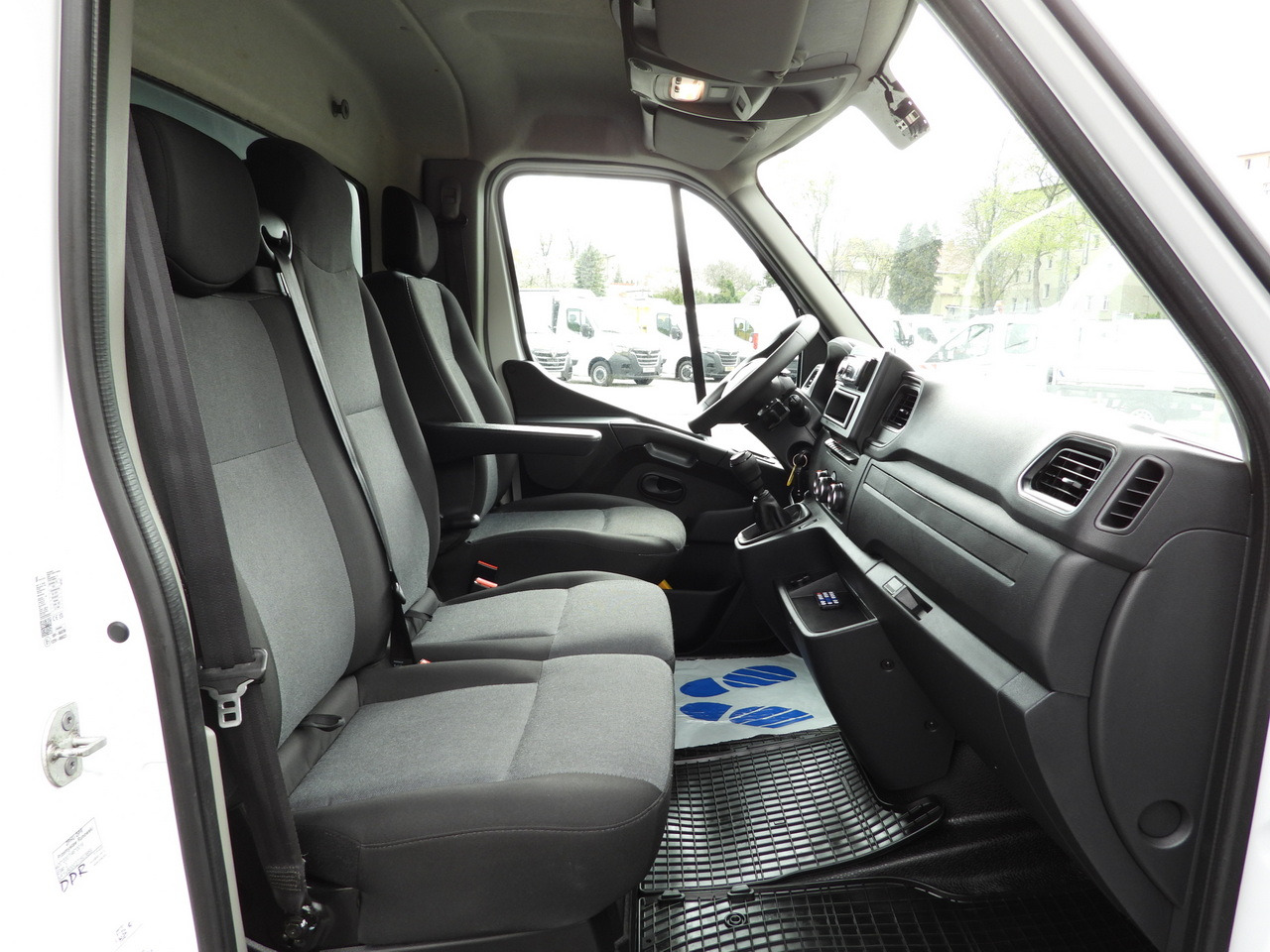 Furgoneta con caja de lona RENAULT MASTER  TARPAULIN 10 PALLETS WEBASTO CRUISE CONTROL LED LIGHTS PNEUMATICS AIR CONDITIONING  165HP: foto 35