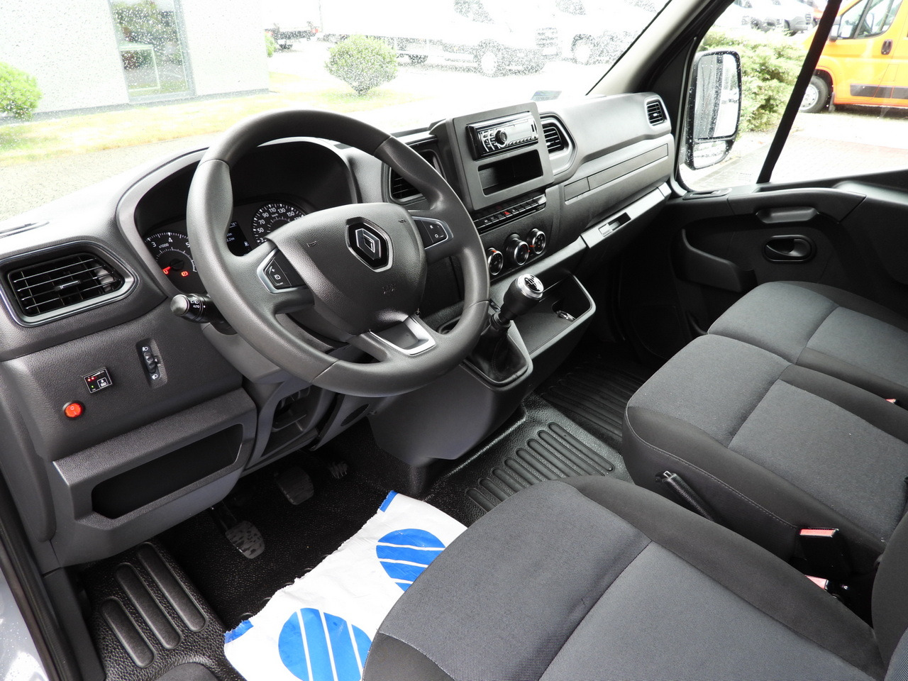 RENAULT MASTER TARPAULIN 10 PALLETS WEBASTO CRUISE CONTROL LED LIGHTS PNEUMATICS AIR CONDITIONING 165HP - Furgoneta con caja de lona: foto 2 RENAULT MASTER TARPAULIN 10 PALLETS WEBASTO CRUISE CONTROL LED LIGHTS PNEUMATICS AIR CONDITIONING 165HP - Furgoneta con caja de lona: foto 2