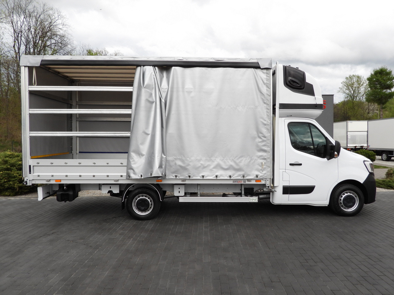 Furgoneta con caja de lona RENAULT MASTER  TARPAULIN 10 PALLETS WEBASTO CRUISE CONTROL LED LIGHTS PNEUMATICS AIR CONDITIONING  165HP: foto 8