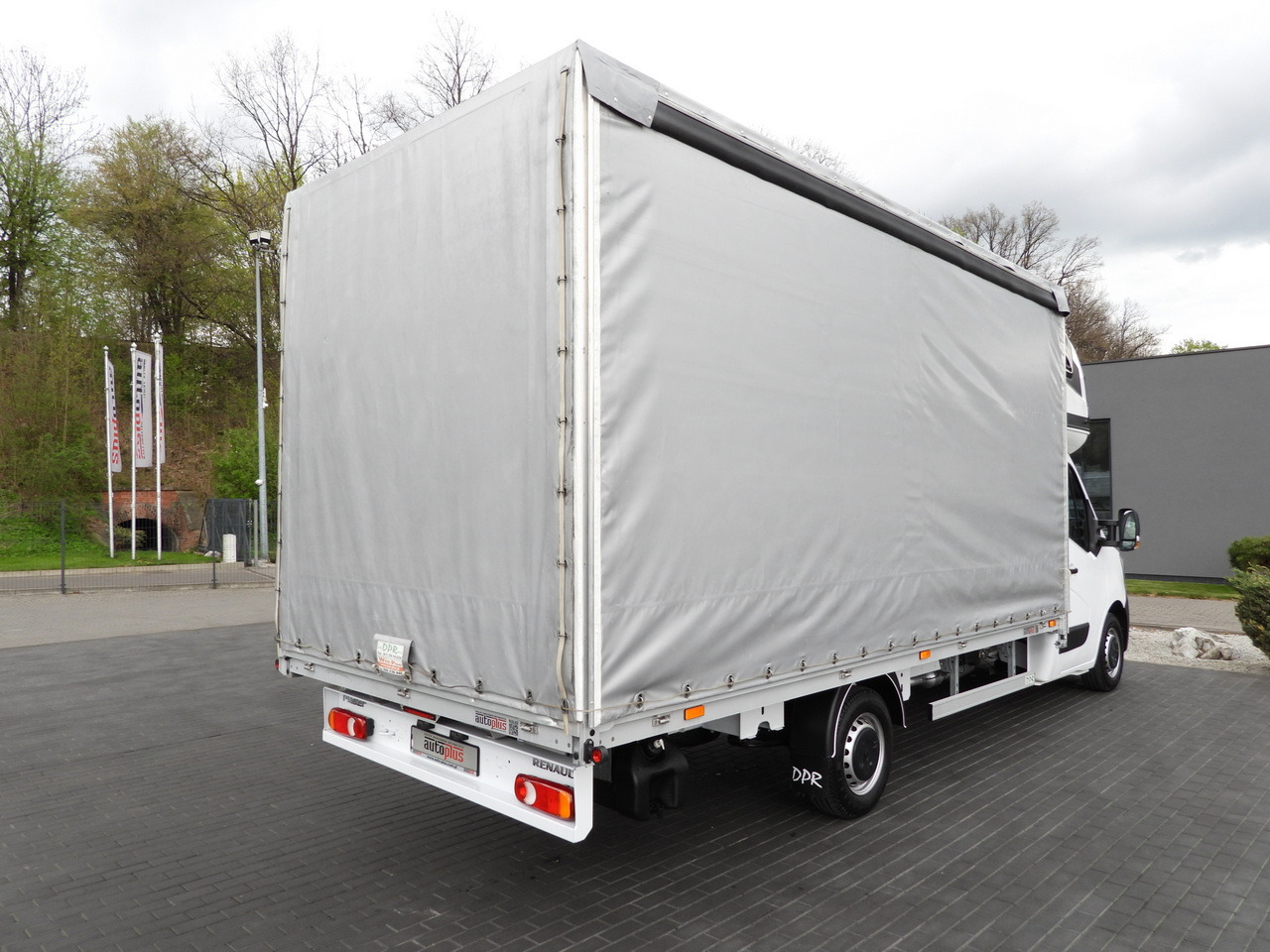 Furgoneta con caja de lona RENAULT MASTER  TARPAULIN 10 PALLETS WEBASTO CRUISE CONTROL LED LIGHTS PNEUMATICS AIR CONDITIONING  165HP: foto 12