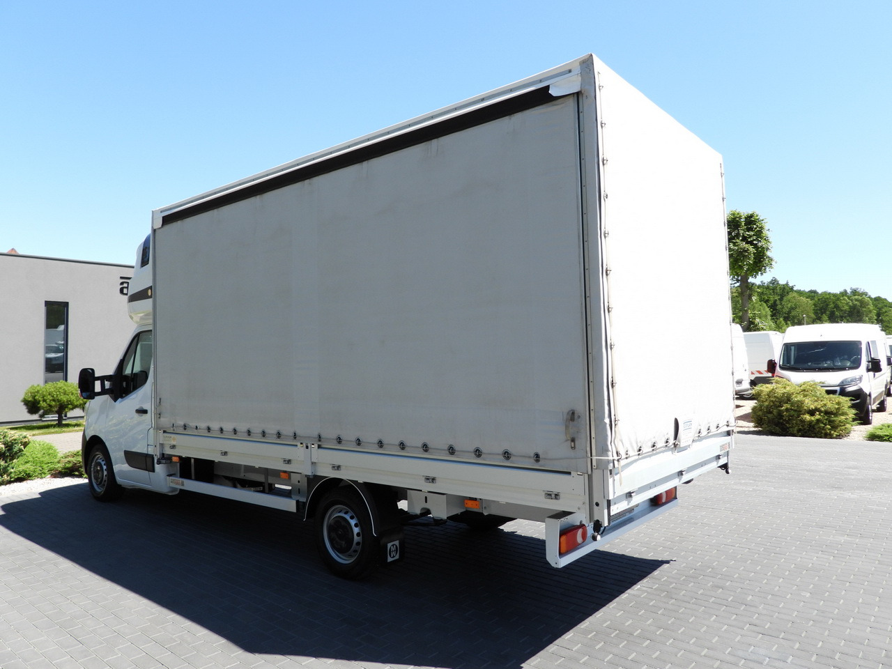 Furgoneta con caja de lona RENAULT MASTER TARPAULIN 10 PALLETS WEBASTO CRUISE CONTROL LED LIGHTS PNEUMATICS AIR CONDITIONING 165HP: foto 10 Furgoneta con caja de lona RENAULT MASTER TARPAULIN 10 PALLETS WEBASTO CRUISE CONTROL LED LIGHTS PNEUMATICS AIR CONDITIONING 165HP: foto 10