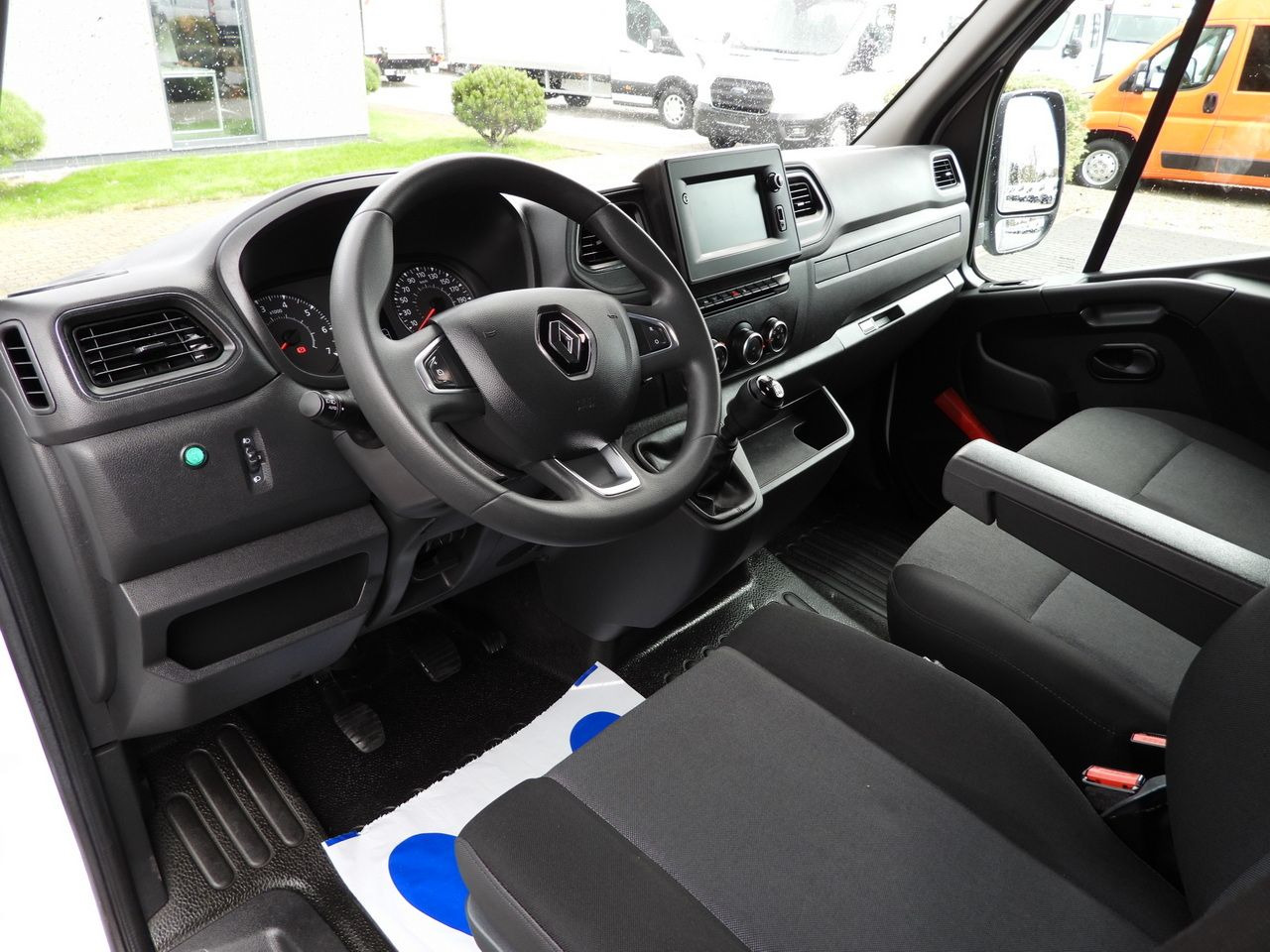 RENAULT MASTER TARPAULIN 10 PALLETS WEBASTO CRUISE CONTROL NAVIGATION LED LIGHTS TWIN WHEELS AIR CONDITIONING 165HP - Furgoneta con caja de lona: foto 2 RENAULT MASTER TARPAULIN 10 PALLETS WEBASTO CRUISE CONTROL NAVIGATION LED LIGHTS TWIN WHEELS AIR CONDITIONING 165HP - Furgoneta con caja de lona: foto 2