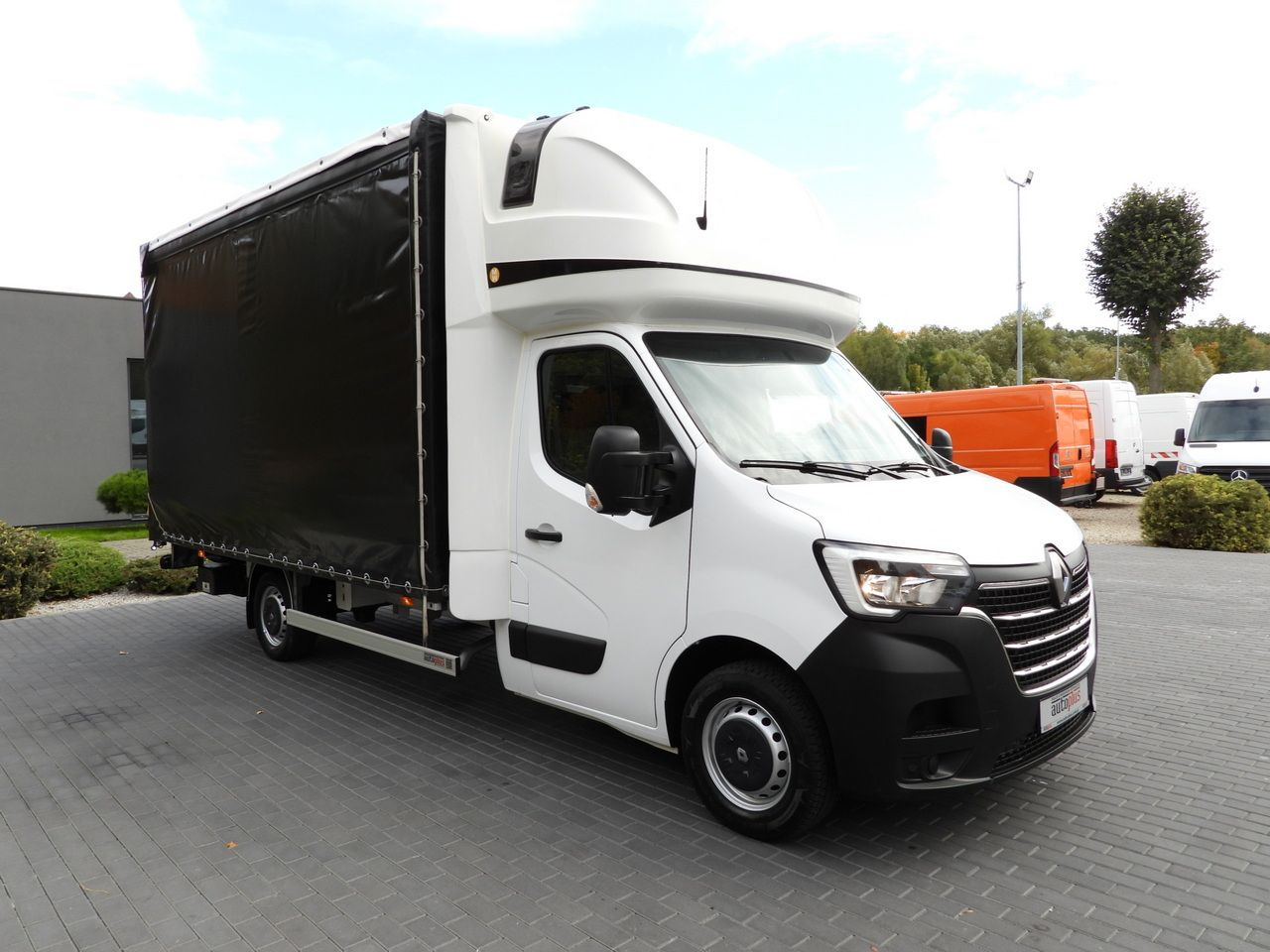 RENAULT MASTER TARPAULIN LIFT 10 PALLETS CRUISE CONTROL LED LIGHTS AIR CONDITIONING 165HP - Furgoneta con caja de lona: foto 4 RENAULT MASTER TARPAULIN LIFT 10 PALLETS CRUISE CONTROL LED LIGHTS AIR CONDITIONING 165HP - Furgoneta con caja de lona: foto 4