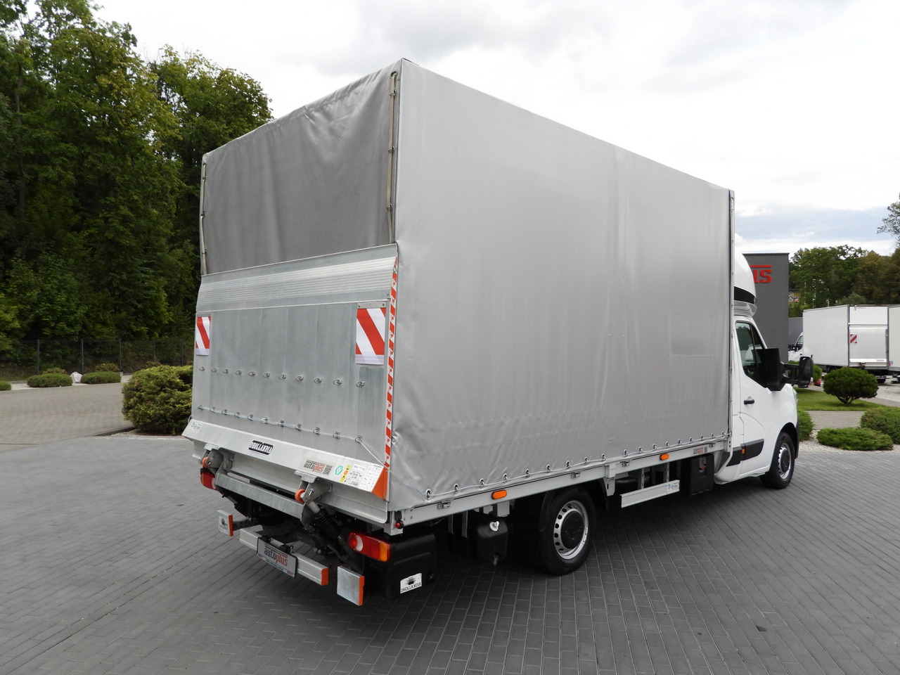 RENAULT MASTER TARPAULIN LIFT 10 PALLETS WEBASTO CRUISE CONTROL LED LIGHTS AIR CONDITIONING 165HP - Furgoneta con caja de lona: foto 3 RENAULT MASTER TARPAULIN LIFT 10 PALLETS WEBASTO CRUISE CONTROL LED LIGHTS AIR CONDITIONING 165HP - Furgoneta con caja de lona: foto 3