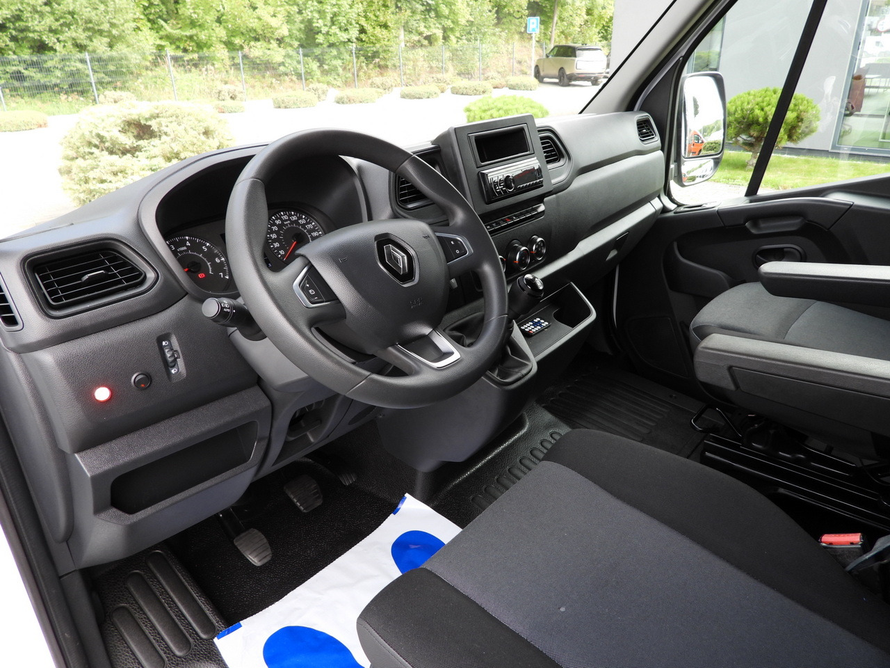 RENAULT MASTER TARPAULIN LIFT 8 PALLETS CRUISE CONTROL LED LIGHTS AIR CONDITIONING 145HP - Furgoneta con caja de lona: foto 2 RENAULT MASTER TARPAULIN LIFT 8 PALLETS CRUISE CONTROL LED LIGHTS AIR CONDITIONING 145HP - Furgoneta con caja de lona: foto 2