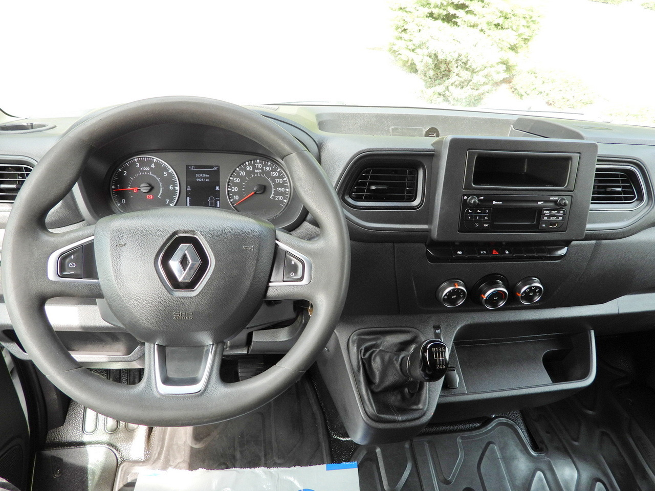 RENAULT MASTER TIPPER CRUISE CONTROL LED LIGHTS TWIN WHEELS AIR CONDITIONING 130HP - Volquete furgoneta: foto 2 RENAULT MASTER TIPPER CRUISE CONTROL LED LIGHTS TWIN WHEELS AIR CONDITIONING 130HP - Volquete furgoneta: foto 2