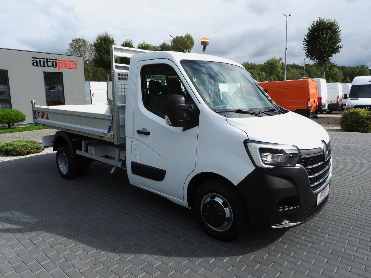 RENAULT MASTER TIPPER CRUISE CONTROL LED LIGHTS TWIN WHEELS AIR CONDITIONING  130HP - Volquete furgoneta: foto 5 RENAULT MASTER TIPPER CRUISE CONTROL LED LIGHTS TWIN WHEELS AIR CONDITIONING  130HP - Volquete furgoneta: foto 5