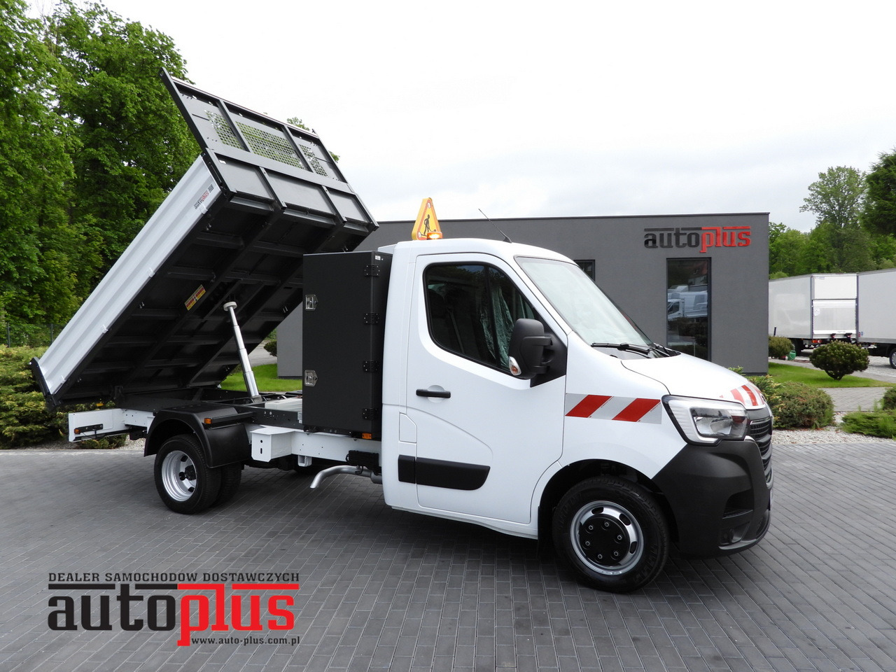 RENAULT MASTER TIPPER CRUISE CONTROL LED LIGHTS TWIN WHEELS AIR CONDITIONING 130HP - Volquete furgoneta: foto 1 RENAULT MASTER TIPPER CRUISE CONTROL LED LIGHTS TWIN WHEELS AIR CONDITIONING 130HP - Volquete furgoneta: foto 1