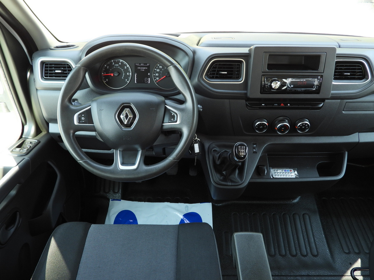 Volquete furgoneta RENAULT MASTER TIPPER DOUBLE CABIN DOKA 6 SEATS CRUISE CONTROL LED LIGHTS TWIN WHEELS AIR CONDITIONING  130HP: foto 27