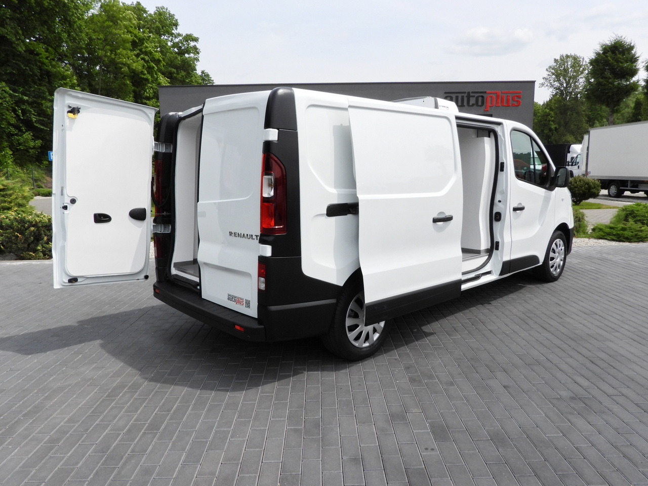 RENAULT TRAFIC REFRIGERATOR VAN 0*C CRUISE CONTROL LED LIGHTS AIR CONDITIONING 120HP - Furgoneta frigorifica: foto 3 RENAULT TRAFIC REFRIGERATOR VAN 0*C CRUISE CONTROL LED LIGHTS AIR CONDITIONING 120HP - Furgoneta frigorifica: foto 3