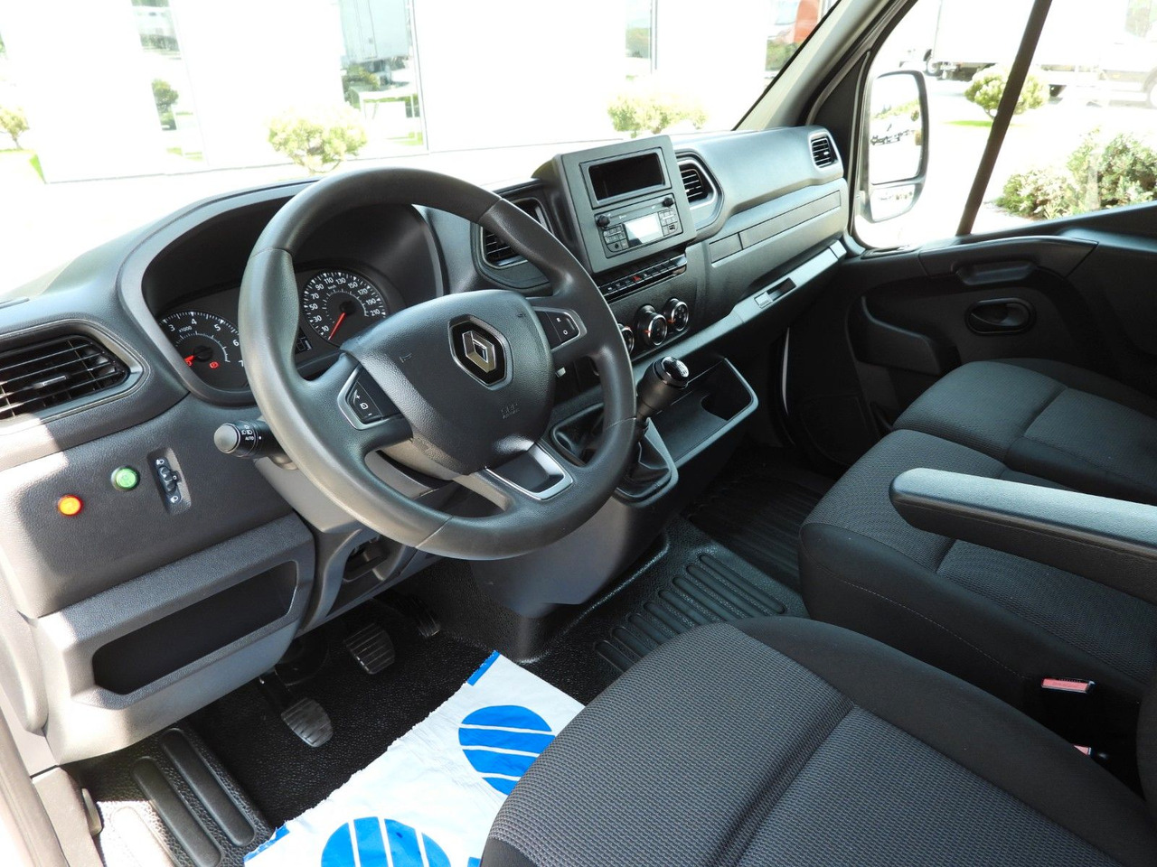 Renault MASTER KOFFER AUFZUG 8 PALETTEN TEMPOMAT LED - Furgoneta caja cerrada: foto 2 Renault MASTER KOFFER AUFZUG 8 PALETTEN TEMPOMAT LED - Furgoneta caja cerrada: foto 2