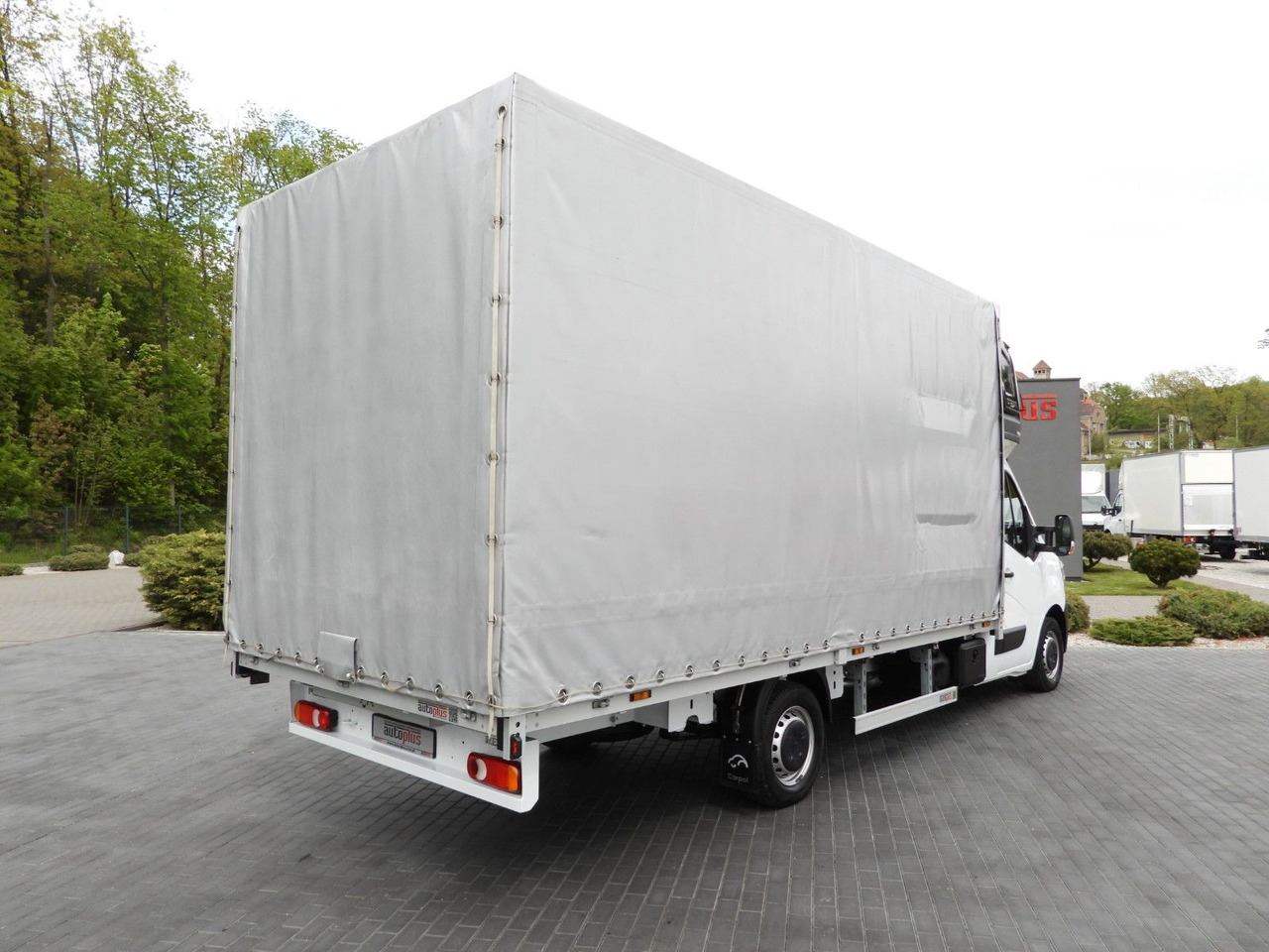 Renault MASTER PRITSCHE PLANE 10 PALETTEN WEBASTO A/C - Furgoneta con caja de lona: foto 3 Renault MASTER PRITSCHE PLANE 10 PALETTEN WEBASTO A/C - Furgoneta con caja de lona: foto 3