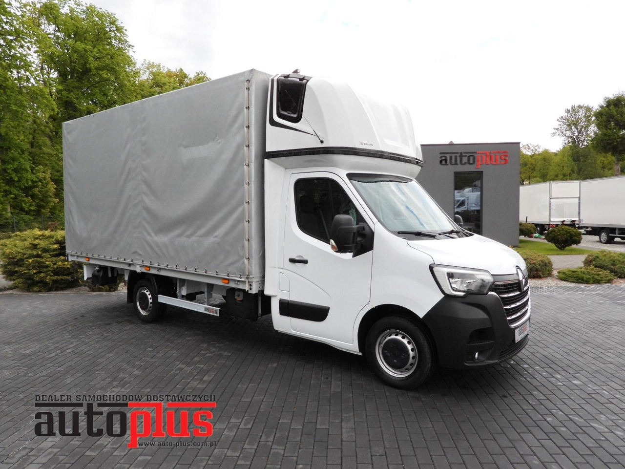 Renault MASTER PRITSCHE PLANE 10 PALETTEN WEBASTO A/C - Furgoneta con caja de lona: foto 1 Renault MASTER PRITSCHE PLANE 10 PALETTEN WEBASTO A/C - Furgoneta con caja de lona: foto 1