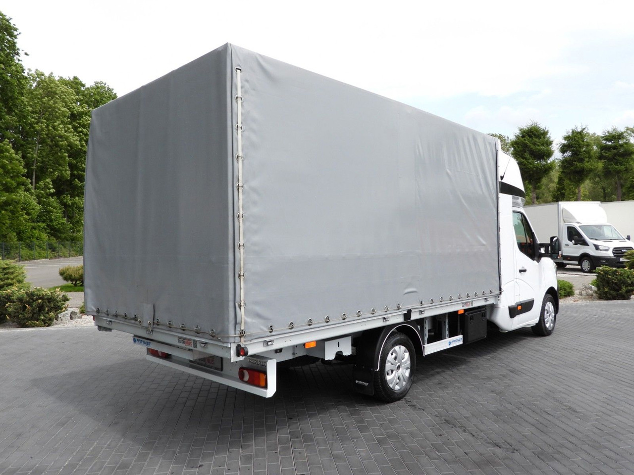 Renault MASTER PRITSCHE PLANE 8 PALETTEN WEBASTO A/C - Furgoneta con caja de lona, Furgoneta combi: foto 3 Renault MASTER PRITSCHE PLANE 8 PALETTEN WEBASTO A/C - Furgoneta con caja de lona, Furgoneta combi: foto 3