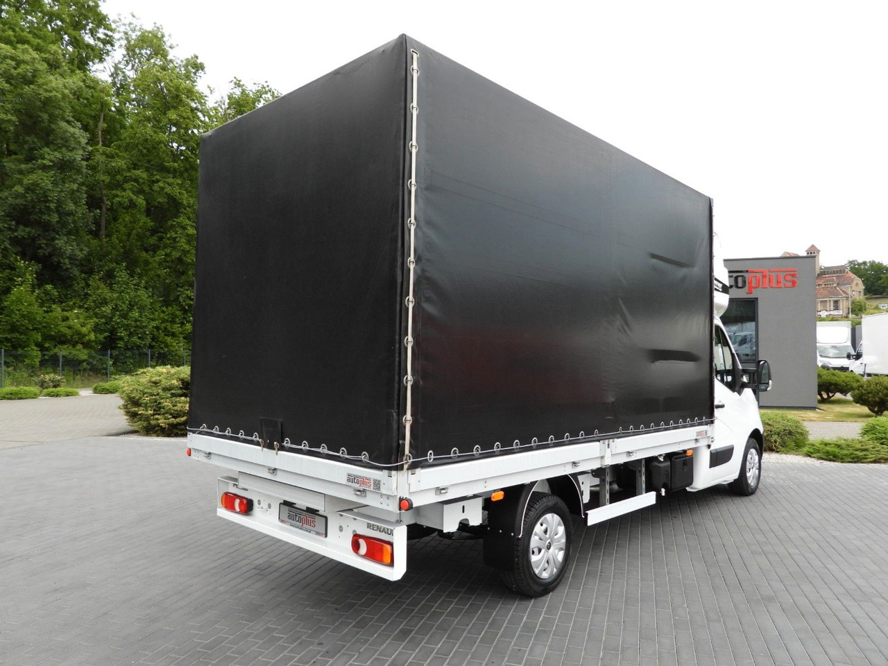 Renault MASTER PRITSCHE PLANE 8 PALETTEN WEBASTO - Furgoneta con caja de lona: foto 3 Renault MASTER PRITSCHE PLANE 8 PALETTEN WEBASTO - Furgoneta con caja de lona: foto 3
