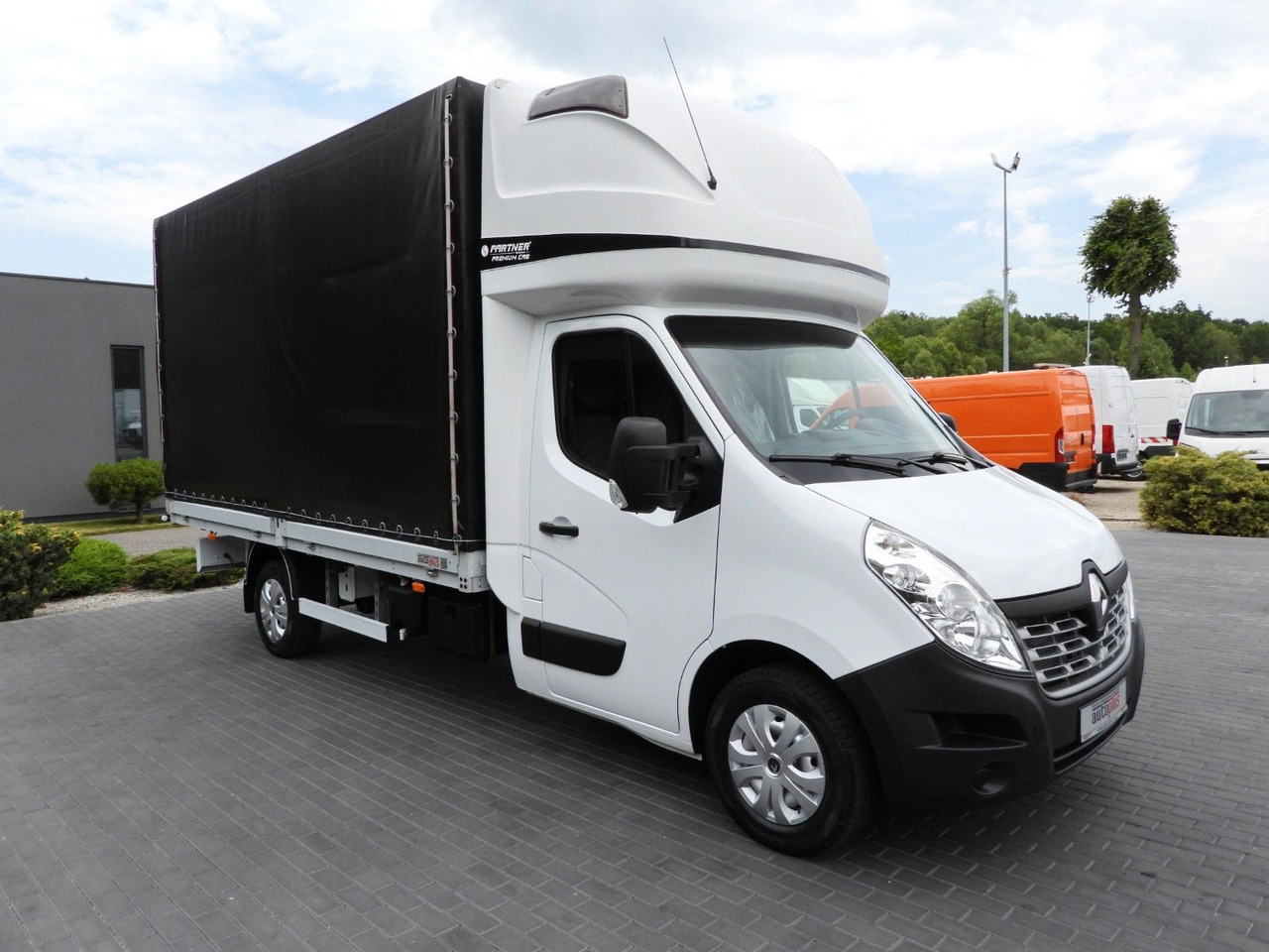 Renault MASTER PRITSCHE PLANE 8 PALETTEN WEBASTO - Furgoneta con caja de lona: foto 4 Renault MASTER PRITSCHE PLANE 8 PALETTEN WEBASTO - Furgoneta con caja de lona: foto 4