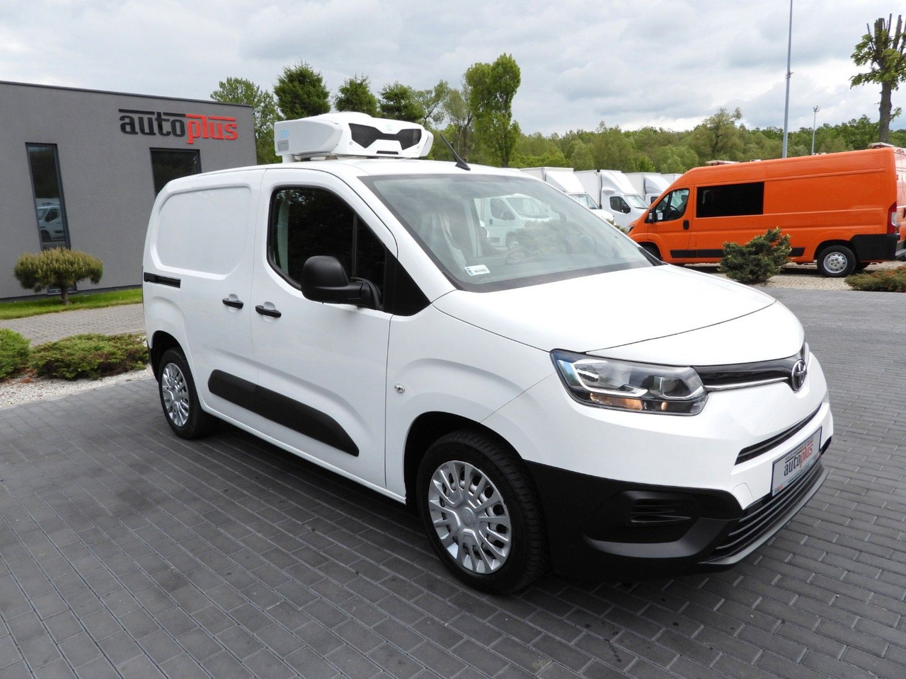 Toyota PROACE CITY KÜHLKASTENWAGEN -15*C TEMPOMAT A/C - Furgoneta frigorifica: foto 4 Toyota PROACE CITY KÜHLKASTENWAGEN -15*C TEMPOMAT A/C - Furgoneta frigorifica: foto 4