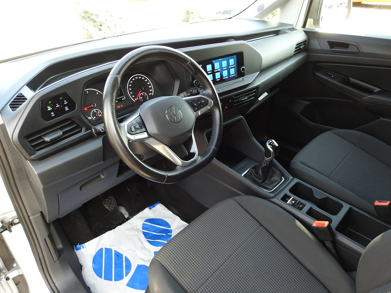 VOLKSWAGEN CADDY  REFRIGERATOR VAN -20*C HEATING FUNCTION POWER SUPPLY 230V CRUISE CONTROL LED LIGHTS AIR CONDITIONING  100HP - Furgoneta frigorifica: foto 2 VOLKSWAGEN CADDY  REFRIGERATOR VAN -20*C HEATING FUNCTION POWER SUPPLY 230V CRUISE CONTROL LED LIGHTS AIR CONDITIONING  100HP - Furgoneta frigorifica: foto 2