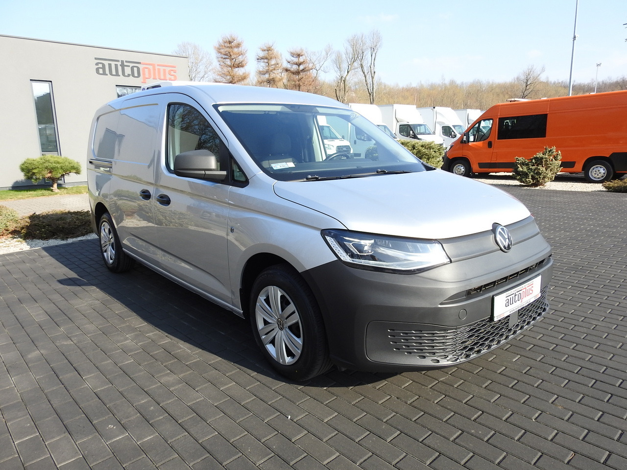 VOLKSWAGEN CADDY  REFRIGERATOR VAN -20*C HEATING FUNCTION POWER SUPPLY 230V CRUISE CONTROL LED LIGHTS AIR CONDITIONING  100HP - Furgoneta frigorifica: foto 4 VOLKSWAGEN CADDY  REFRIGERATOR VAN -20*C HEATING FUNCTION POWER SUPPLY 230V CRUISE CONTROL LED LIGHTS AIR CONDITIONING  100HP - Furgoneta frigorifica: foto 4