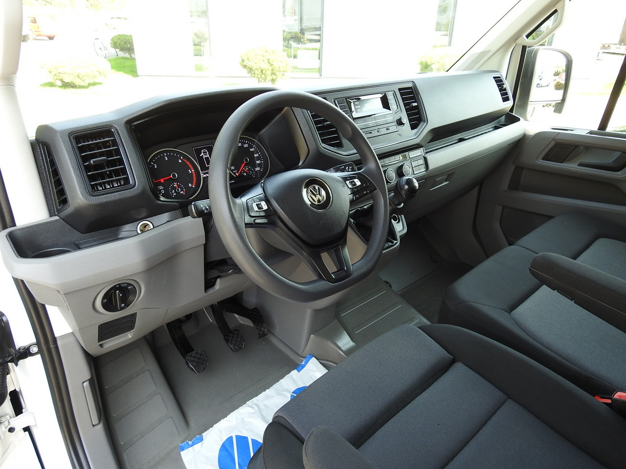 VOLKSWAGEN CRAFTER TARPAULIN 10 PALLETS WEBASTO CRUISE CONTROL AIR CONDITIONING LED LIGHTS 180HP - Furgoneta con caja de lona: foto 2 VOLKSWAGEN CRAFTER TARPAULIN 10 PALLETS WEBASTO CRUISE CONTROL AIR CONDITIONING LED LIGHTS 180HP - Furgoneta con caja de lona: foto 2