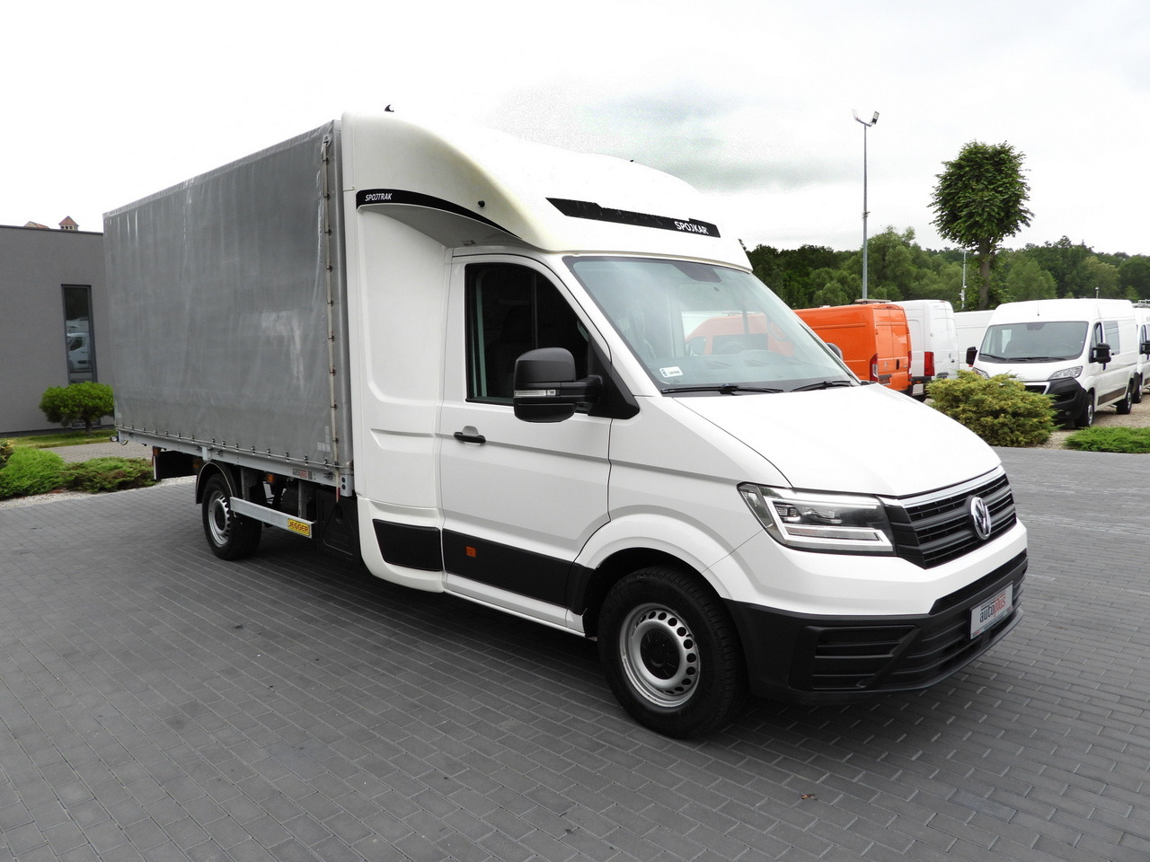 VOLKSWAGEN CRAFTER TARPAULIN 8 PALLETS WEBASTO CRUISE CONTROL LED LIGHTS AIR CONDITIONING 180HP - Furgoneta con caja de lona: foto 4 VOLKSWAGEN CRAFTER TARPAULIN 8 PALLETS WEBASTO CRUISE CONTROL LED LIGHTS AIR CONDITIONING 180HP - Furgoneta con caja de lona: foto 4