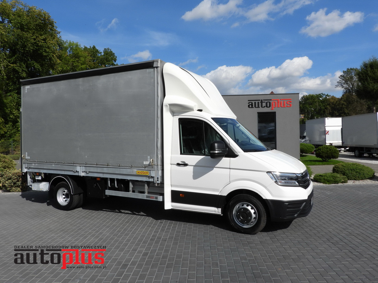 VOLKSWAGEN CRAFTER TARPAULIN LIFT 8 PALLETS CRUISE CONTROL LED LIGHTS TWIN WHEELS AIR CONDITIONING 180HP - Furgoneta con caja de lona: foto 1 VOLKSWAGEN CRAFTER TARPAULIN LIFT 8 PALLETS CRUISE CONTROL LED LIGHTS TWIN WHEELS AIR CONDITIONING 180HP - Furgoneta con caja de lona: foto 1