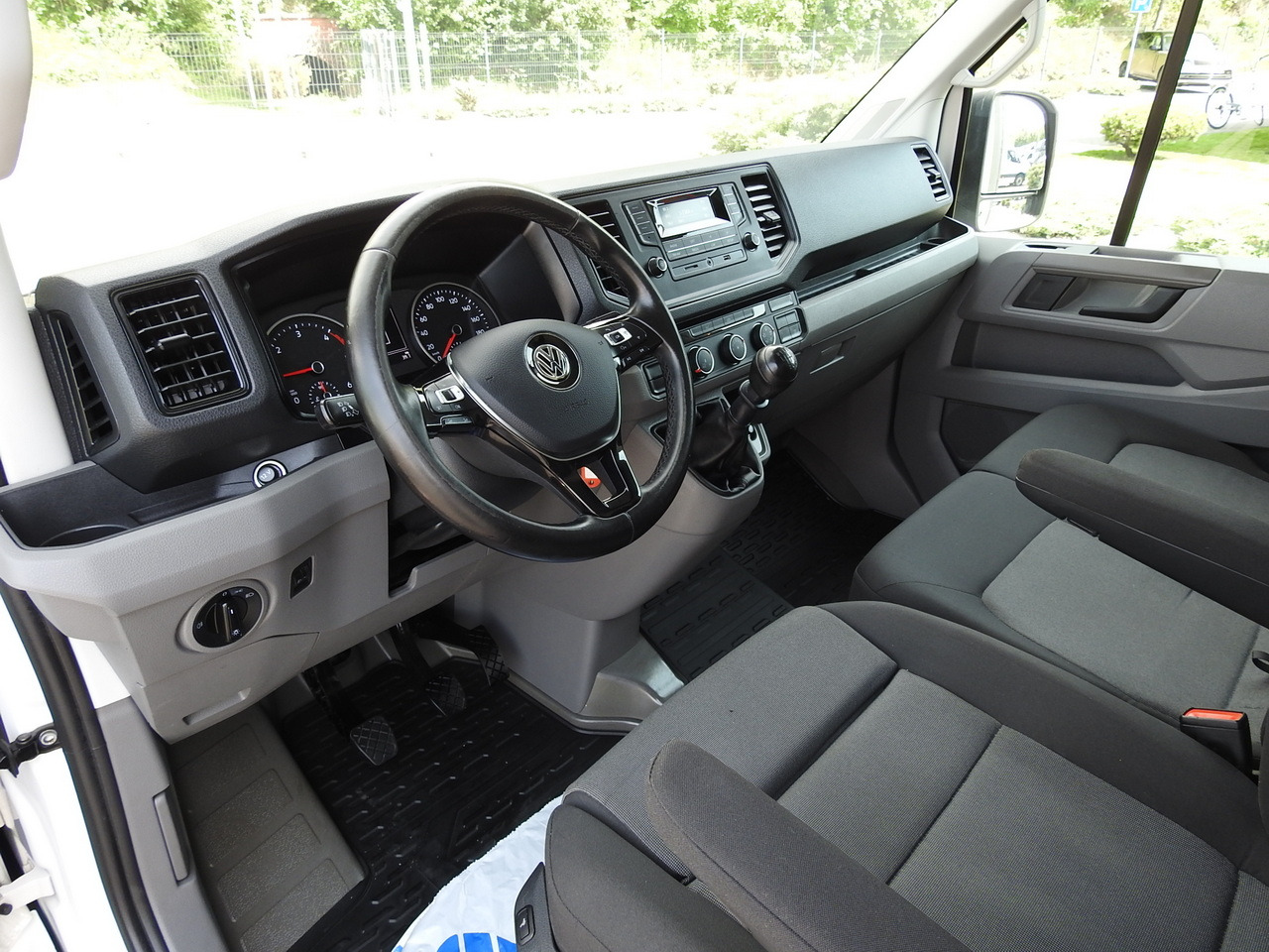 VOLKSWAGEN CRAFTER TARPAULIN LIFT 8 PALLETS WEBASTO CRUISE CONTROL  180HP - Furgoneta con caja de lona: foto 2 VOLKSWAGEN CRAFTER TARPAULIN LIFT 8 PALLETS WEBASTO CRUISE CONTROL  180HP - Furgoneta con caja de lona: foto 2