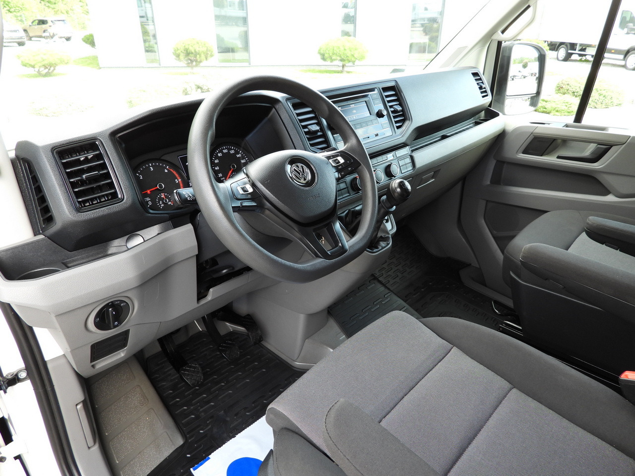 VOLKSWAGEN CRAFTER TARPAULIN LIFT 8 PALLETS WEBASTO CRUISE CONTROL LED LIGHTS AIR CONDITIONING 180HP - Furgoneta con caja de lona: foto 2 VOLKSWAGEN CRAFTER TARPAULIN LIFT 8 PALLETS WEBASTO CRUISE CONTROL LED LIGHTS AIR CONDITIONING 180HP - Furgoneta con caja de lona: foto 2