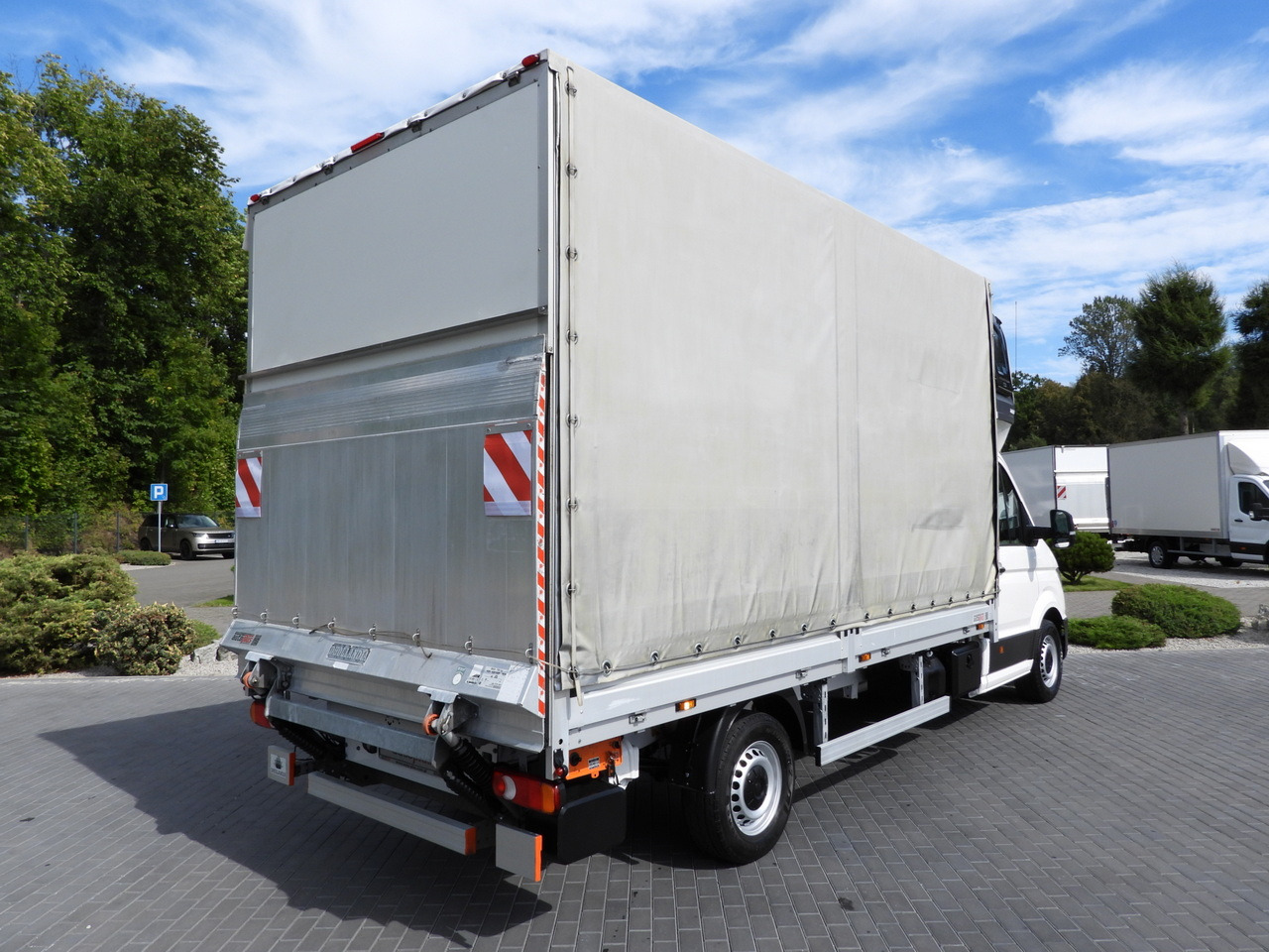 VOLKSWAGEN CRAFTER TARPAULIN LIFT 8 PALLETS WEBASTO CRUISE CONTROL LED LIGHTS AIR CONDITIONING 180HP - Furgoneta con caja de lona: foto 3 VOLKSWAGEN CRAFTER TARPAULIN LIFT 8 PALLETS WEBASTO CRUISE CONTROL LED LIGHTS AIR CONDITIONING 180HP - Furgoneta con caja de lona: foto 3