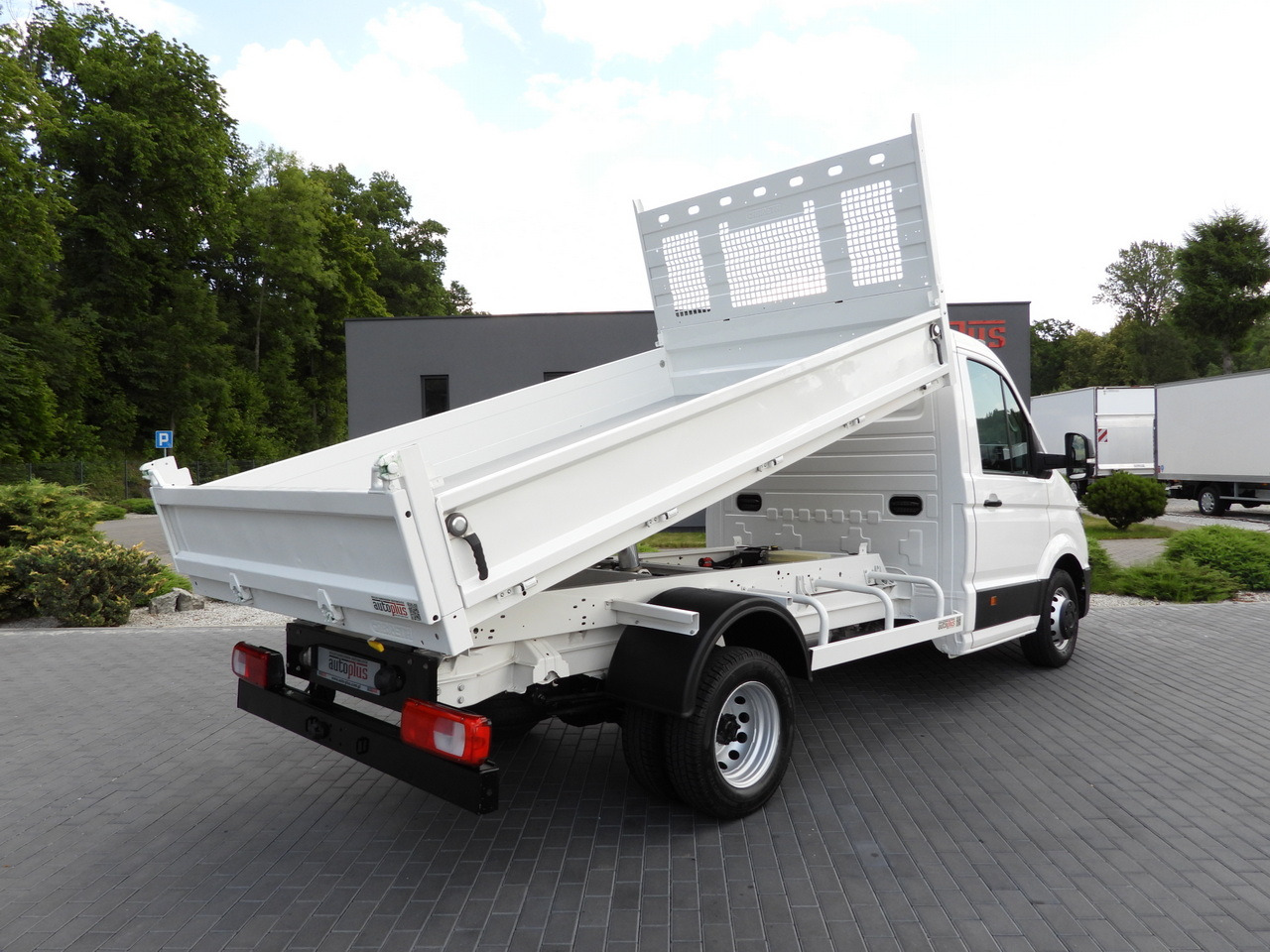 VOLKSWAGEN CRAFTER TIPPER CRUISE CONTROL TWIN WHEELS AIR CONDITIONING 180HP - Volquete furgoneta: foto 3 VOLKSWAGEN CRAFTER TIPPER CRUISE CONTROL TWIN WHEELS AIR CONDITIONING 180HP - Volquete furgoneta: foto 3